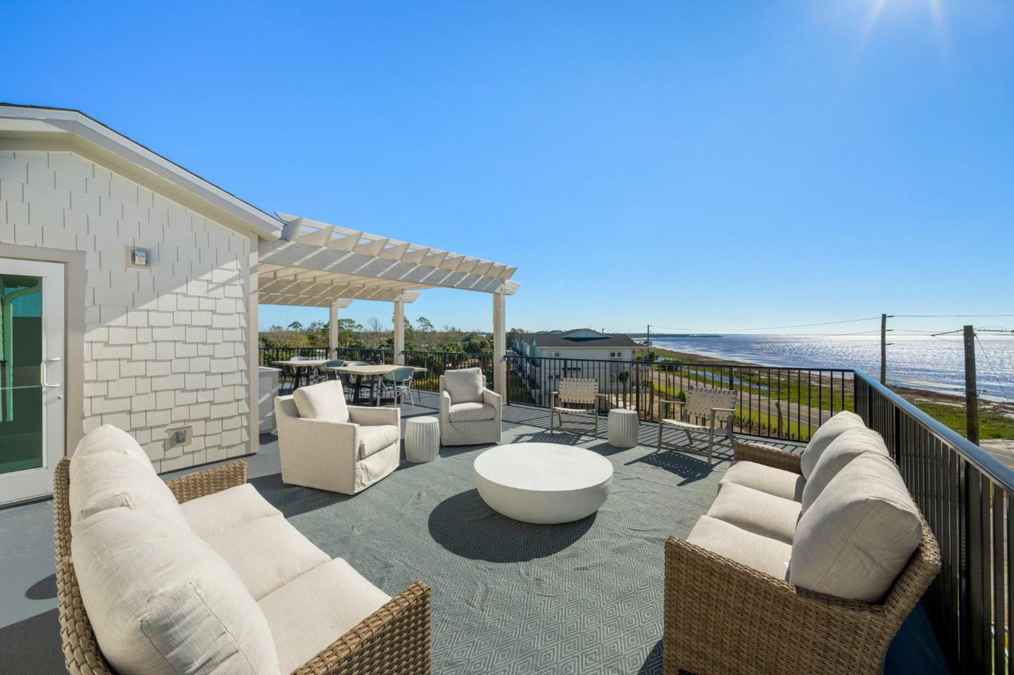 Three-Bedroom Apartment - Oceanfront photo 2