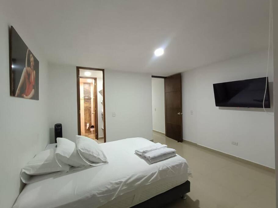 One-Bedroom Apartment photo 1