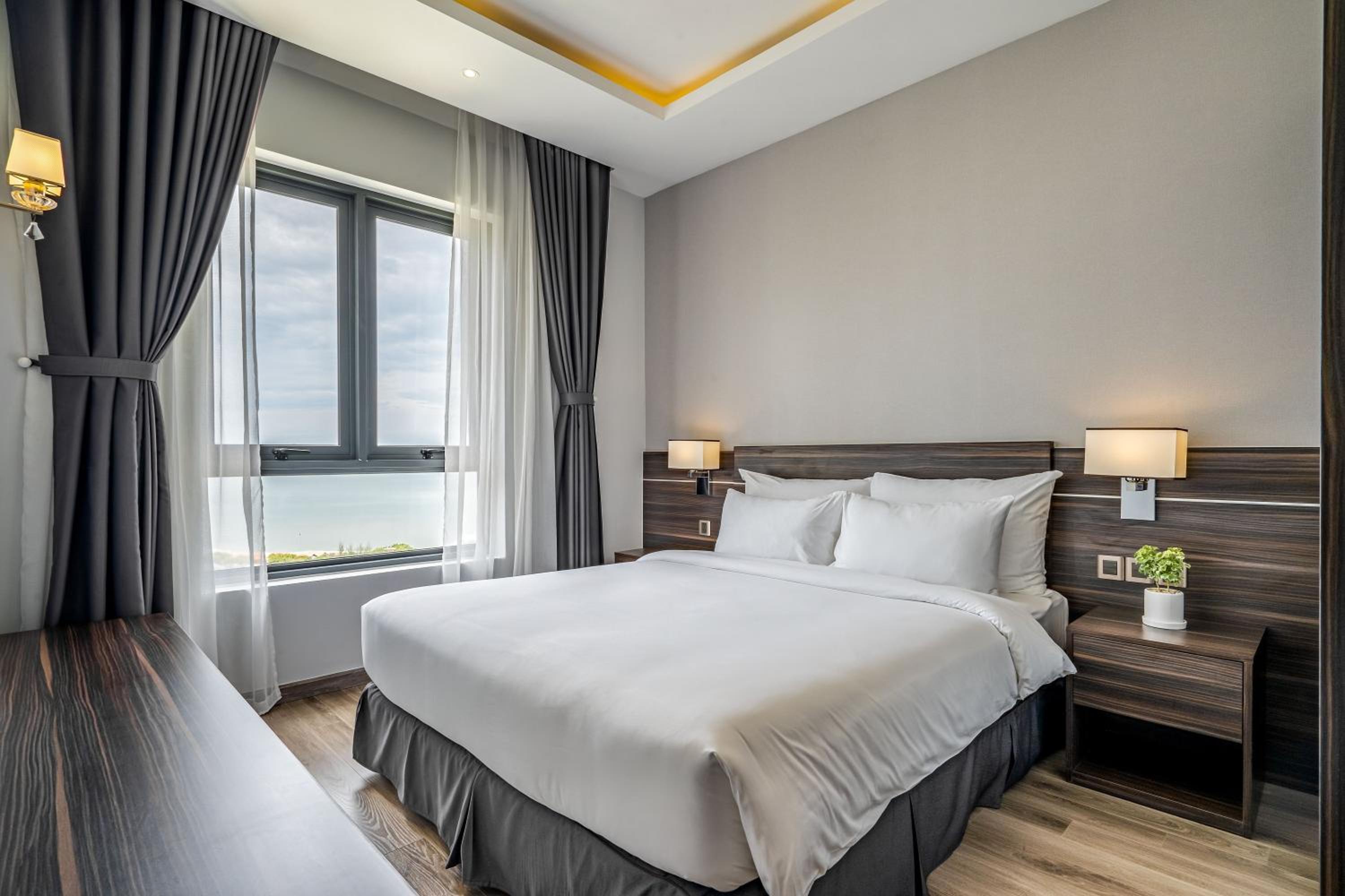 Premier Two-Bedrooms with Sea View  - Photo 9
