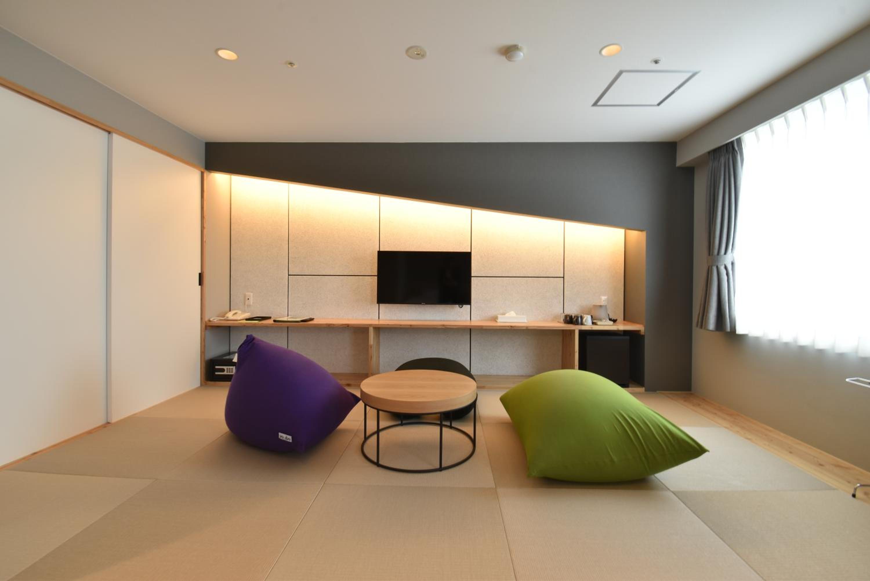 Premium Twin Room with Tatami Area & Shower- Non-Smoking photo 3