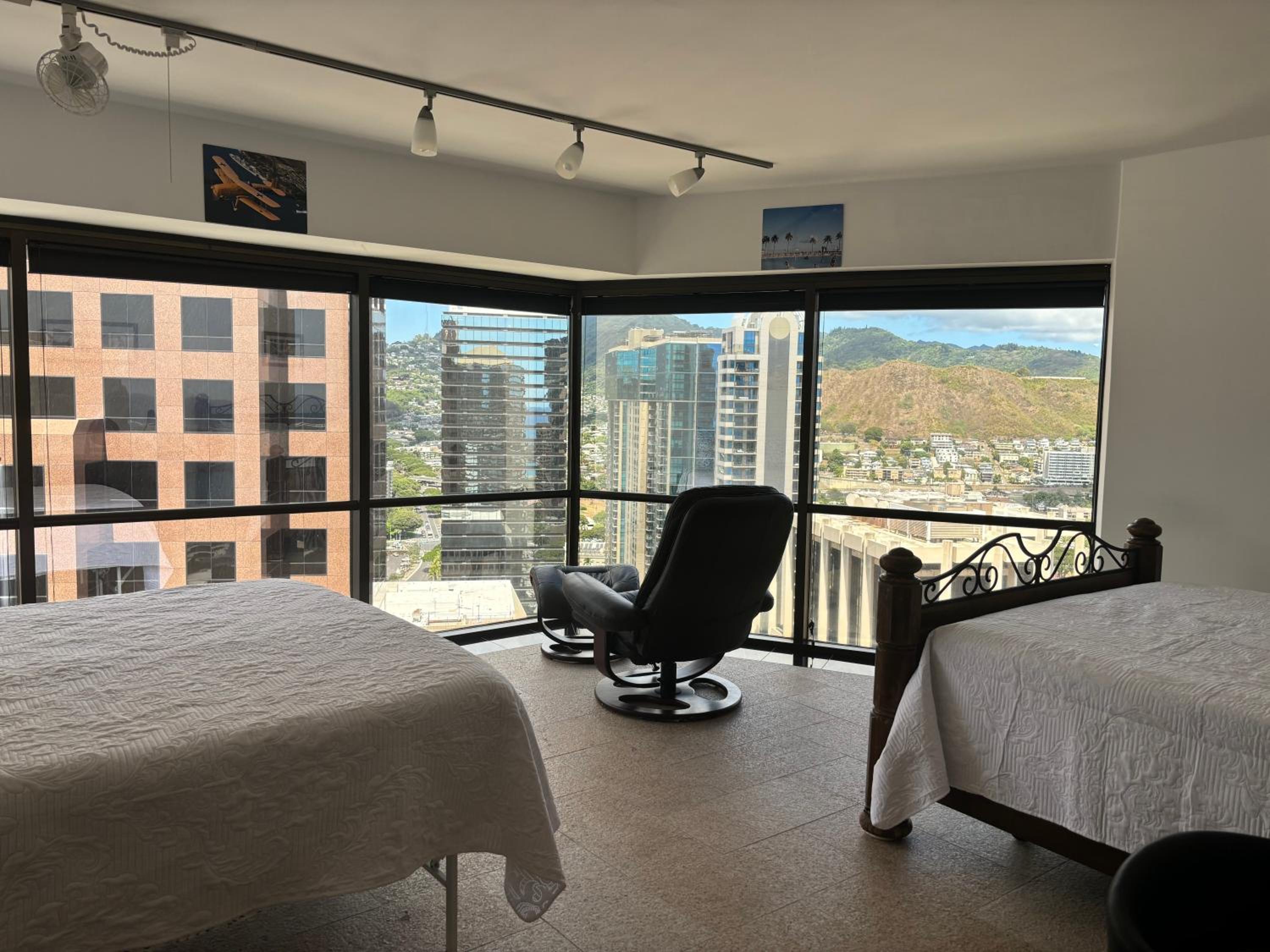 One-Bedroom Apartment with View