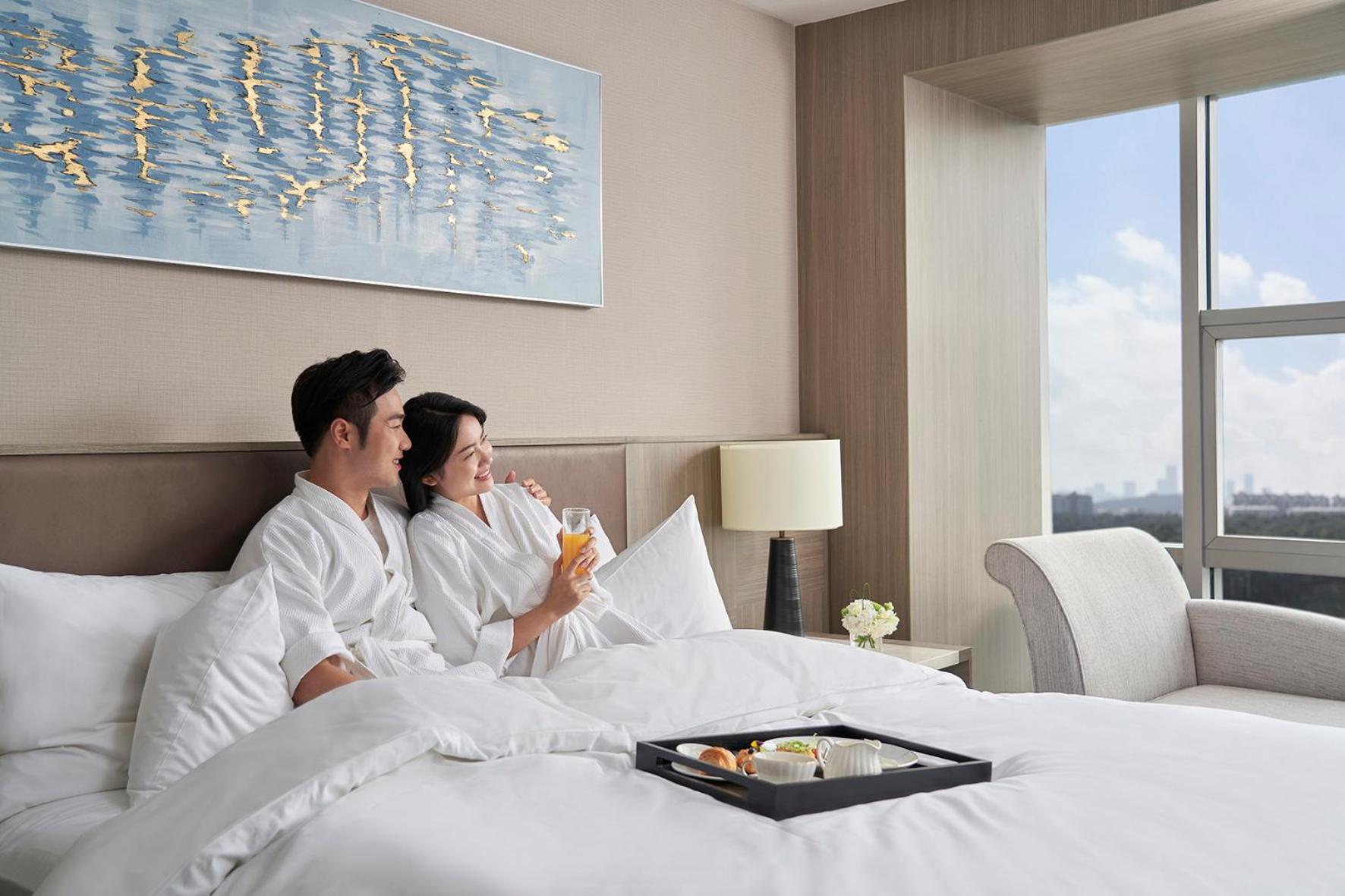 Executive Superior King Room with Club Benefit photo 3