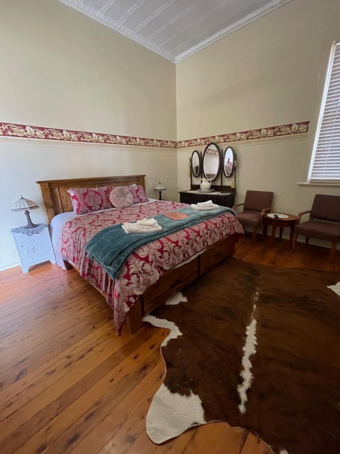 STAR ROOM 11