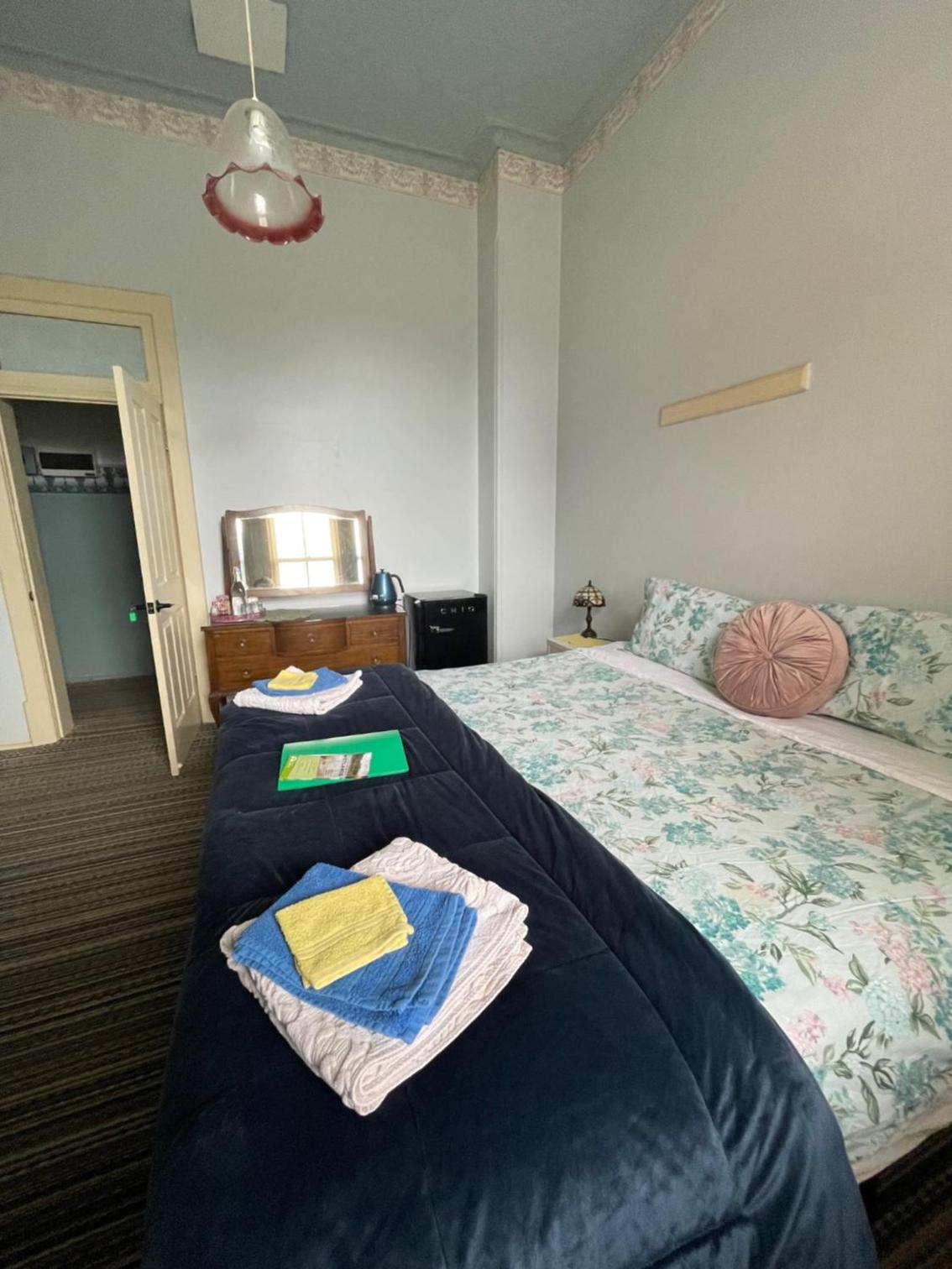 STAR ROOM 1