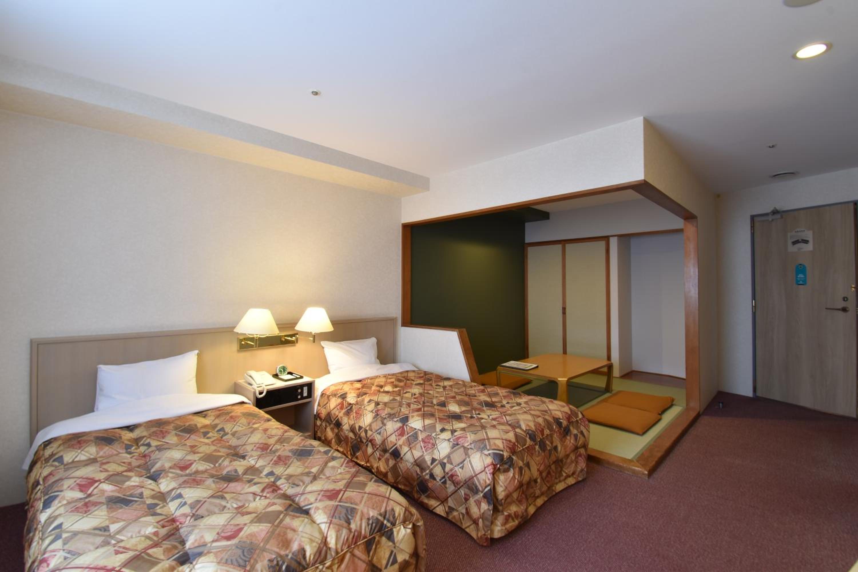 Compact Twin Room with Tatami Area - Non-Smoking - Photo 7