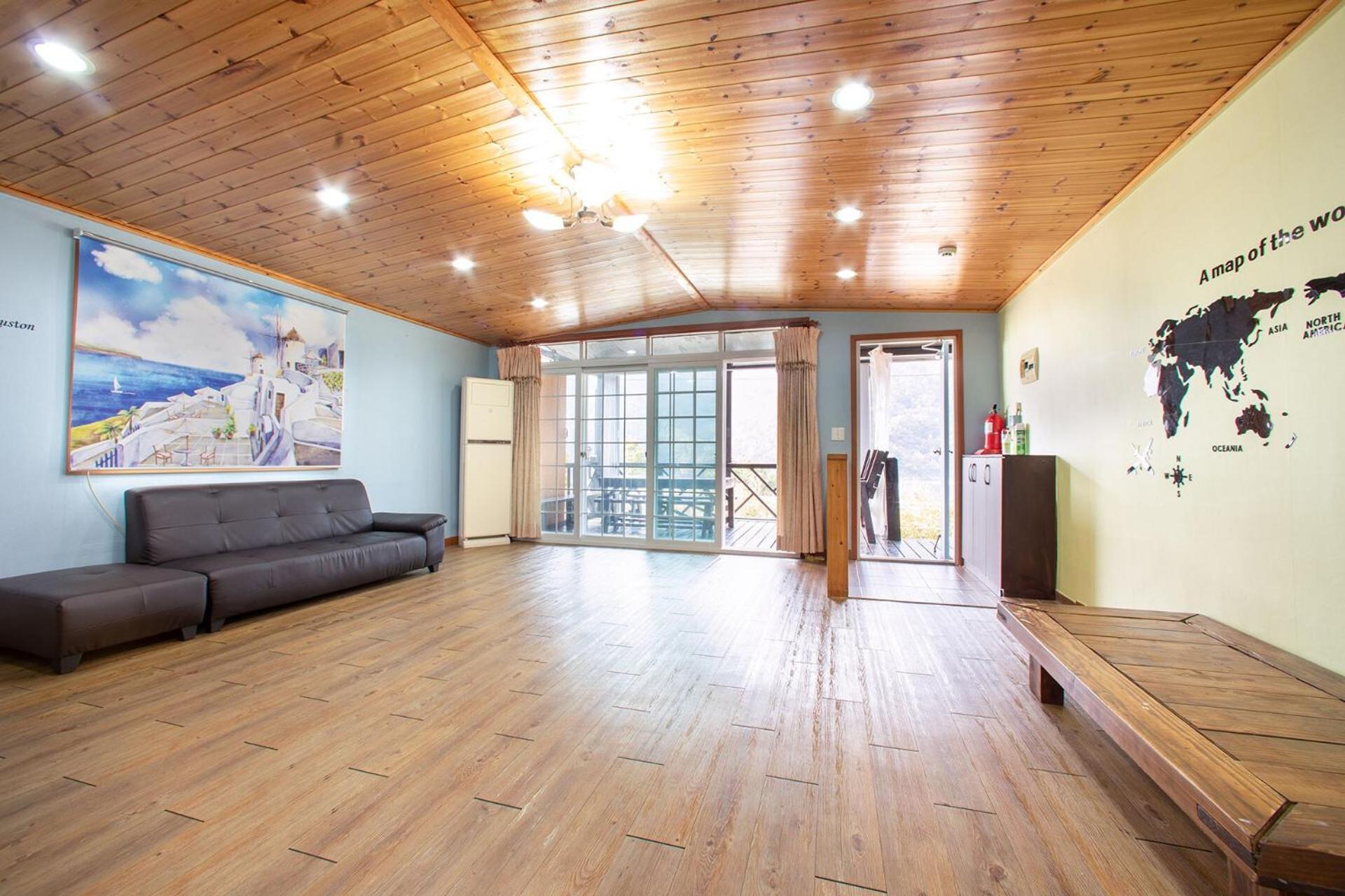 Family Room - Photo 1