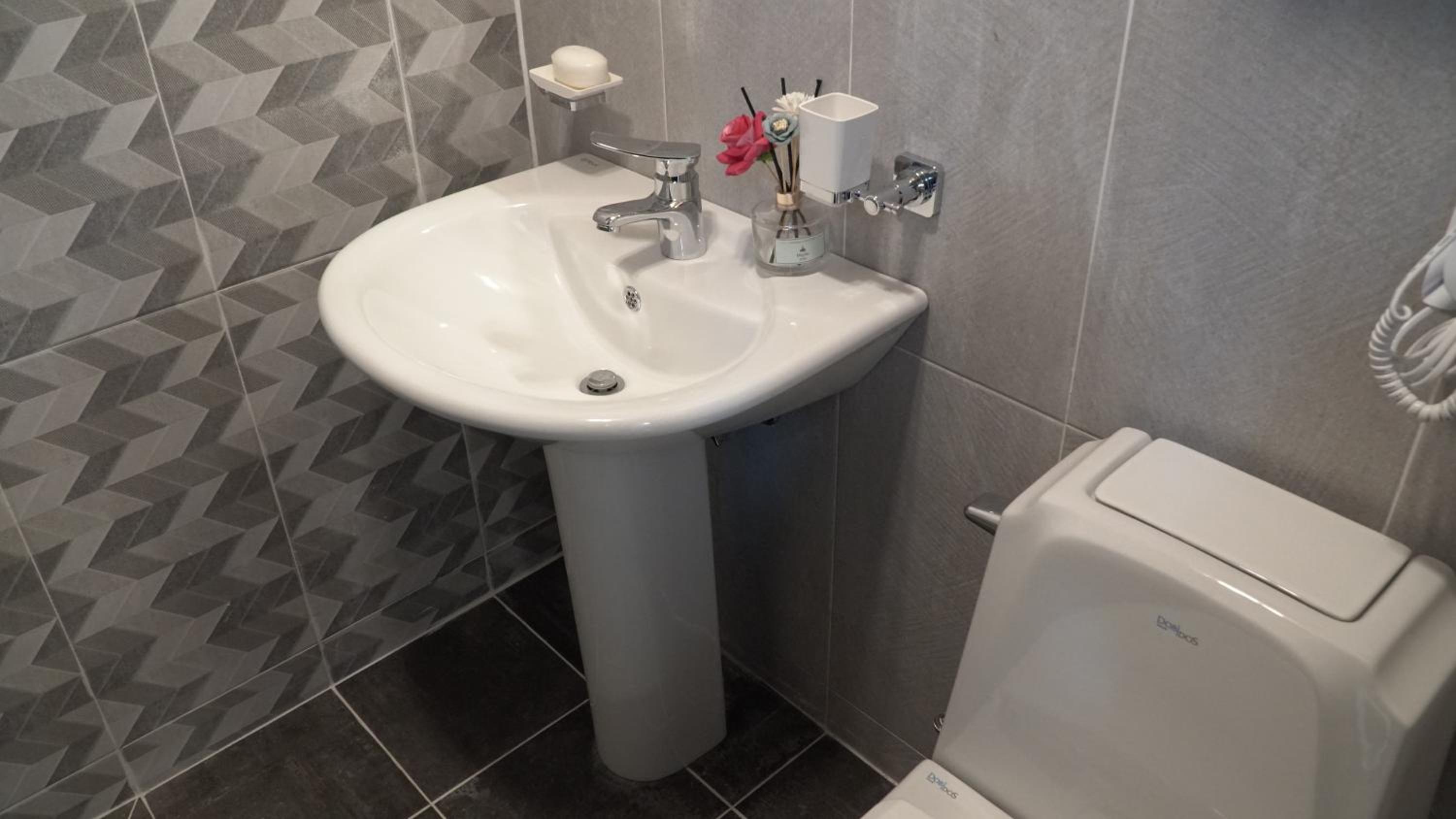 Triple Room 2 - Photo 12
