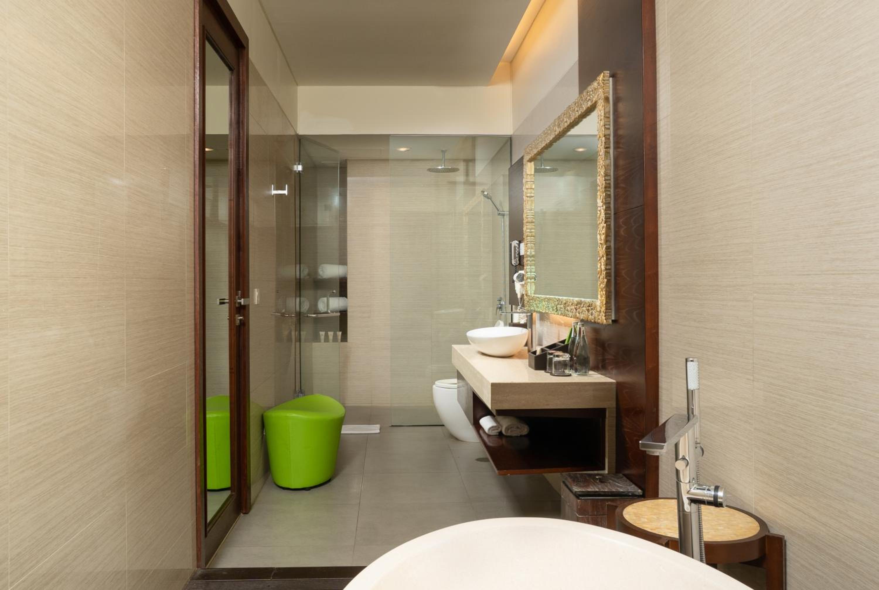Deluxe Double or Twin Room with Ocean View thumbnail 5