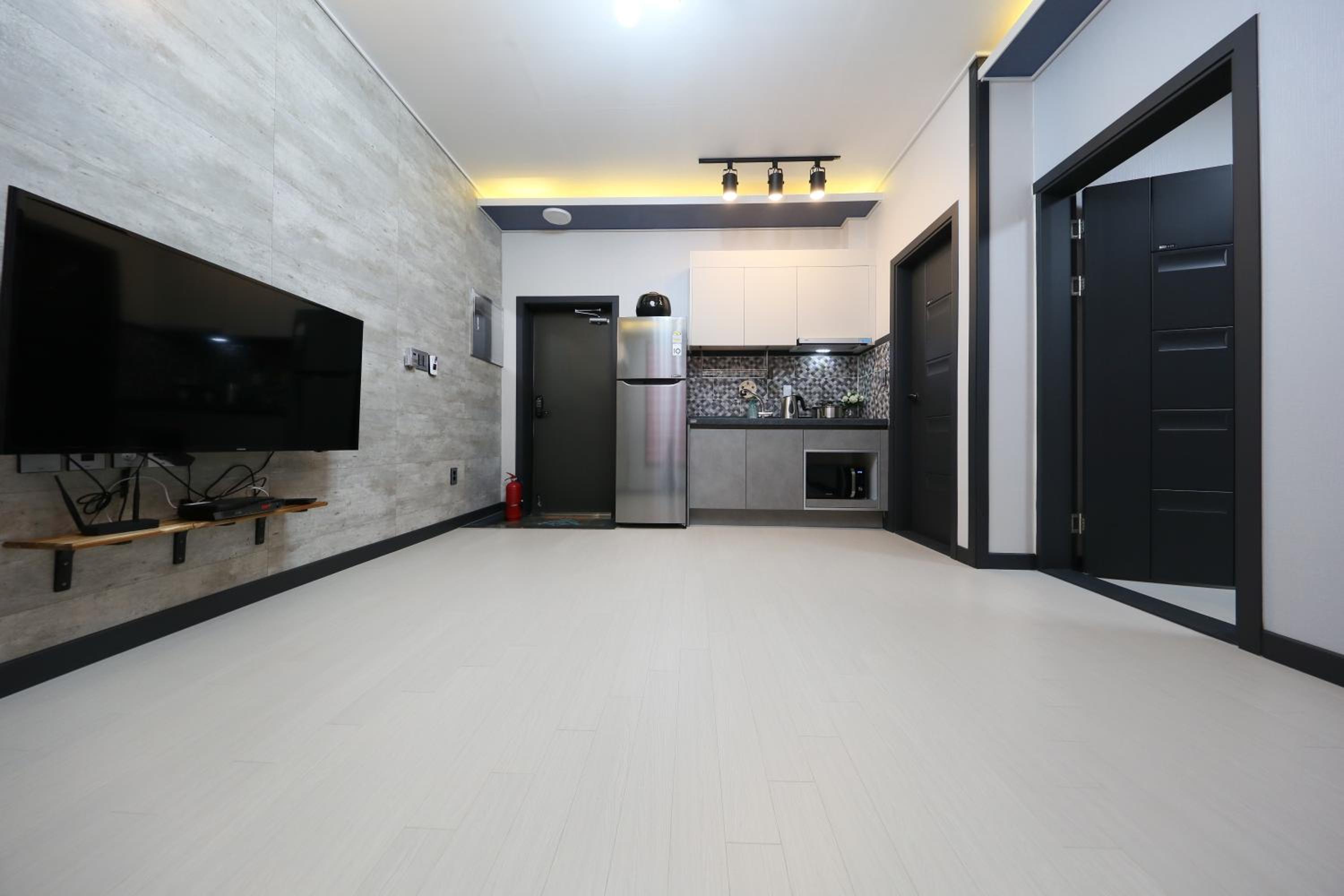 Family Room 2 photo 2