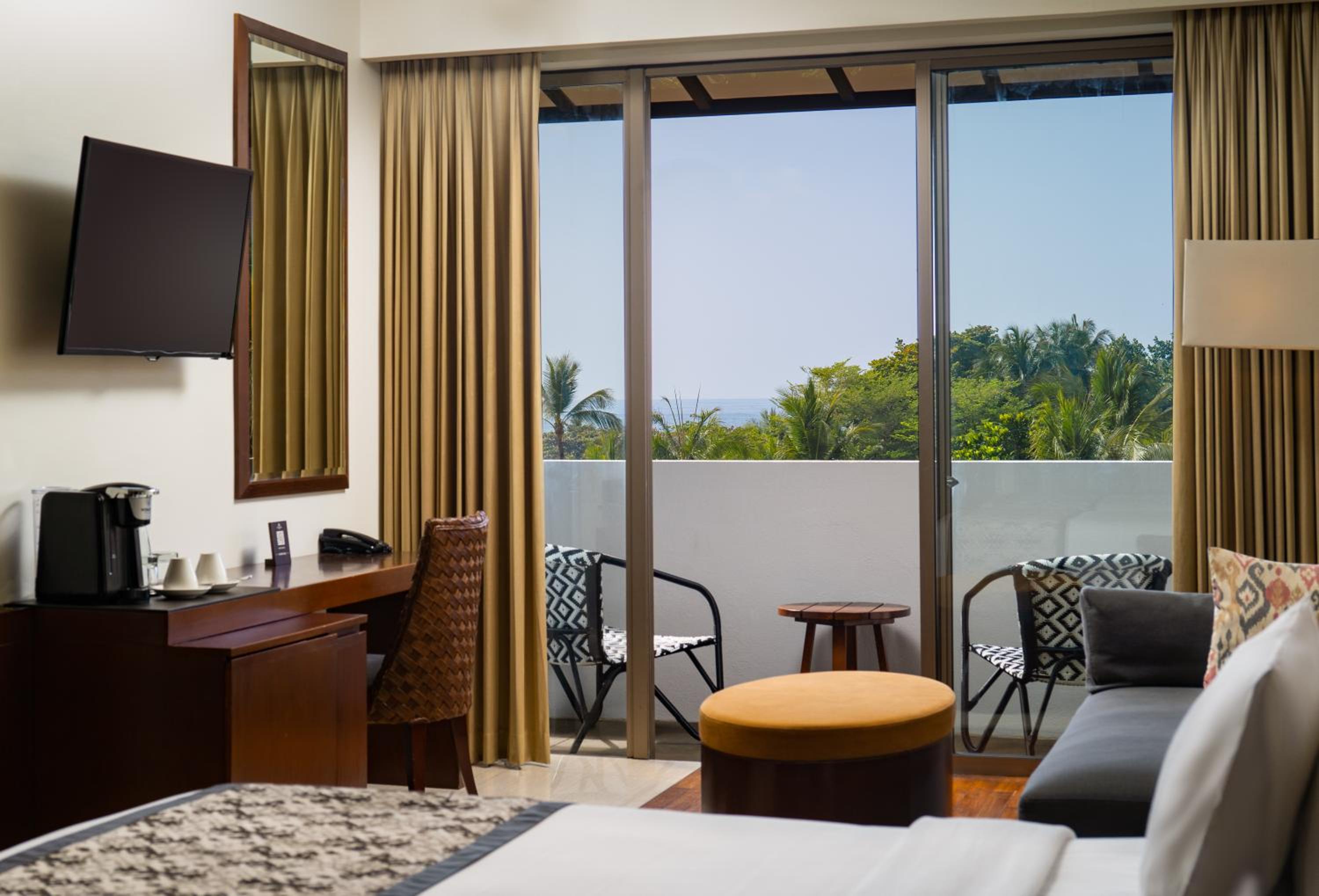 Deluxe Double or Twin Room with Ocean View