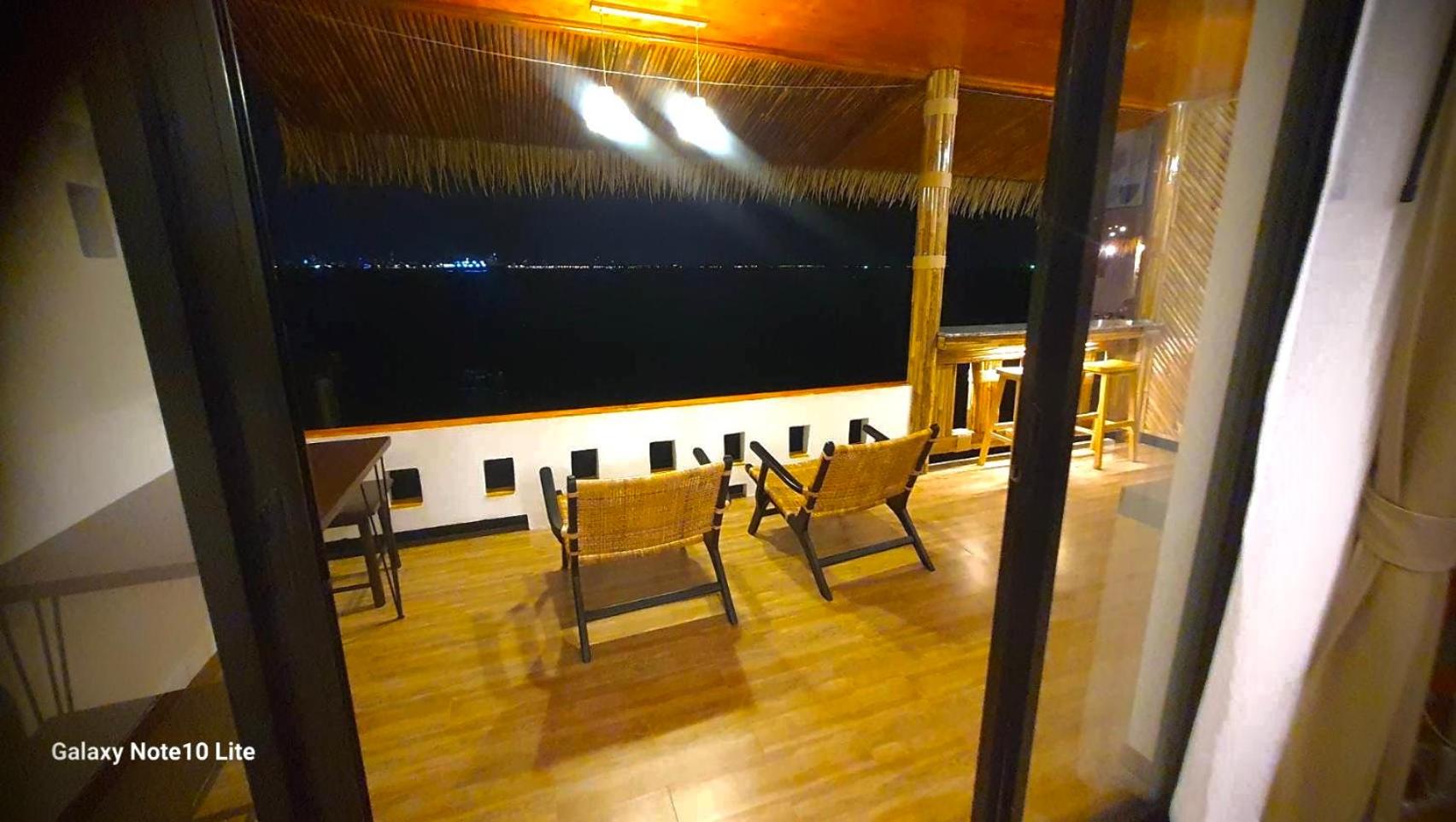 Quadruple Room with Sea View - Photo 14