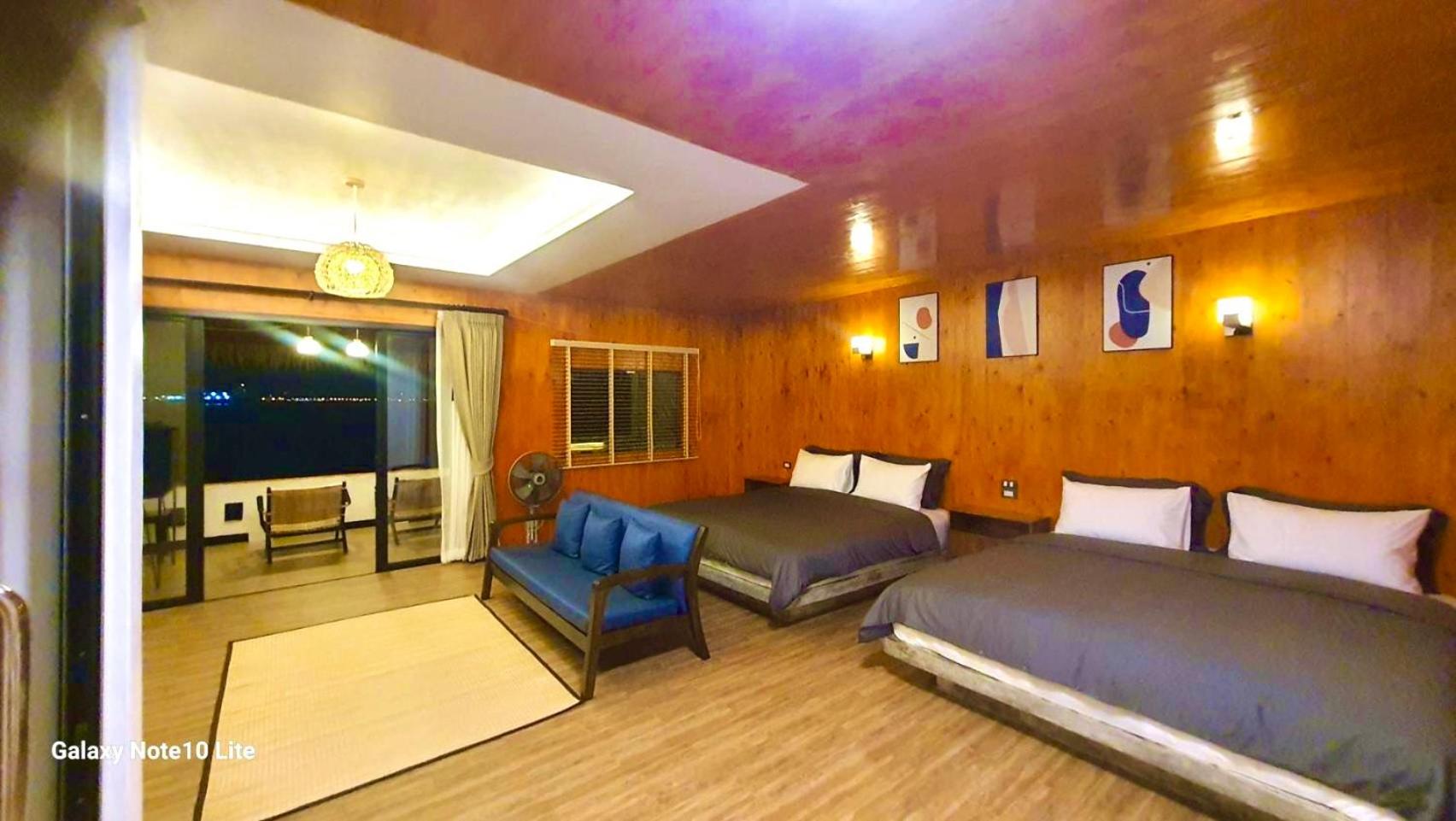 Quadruple Room with Sea View - Photo 2