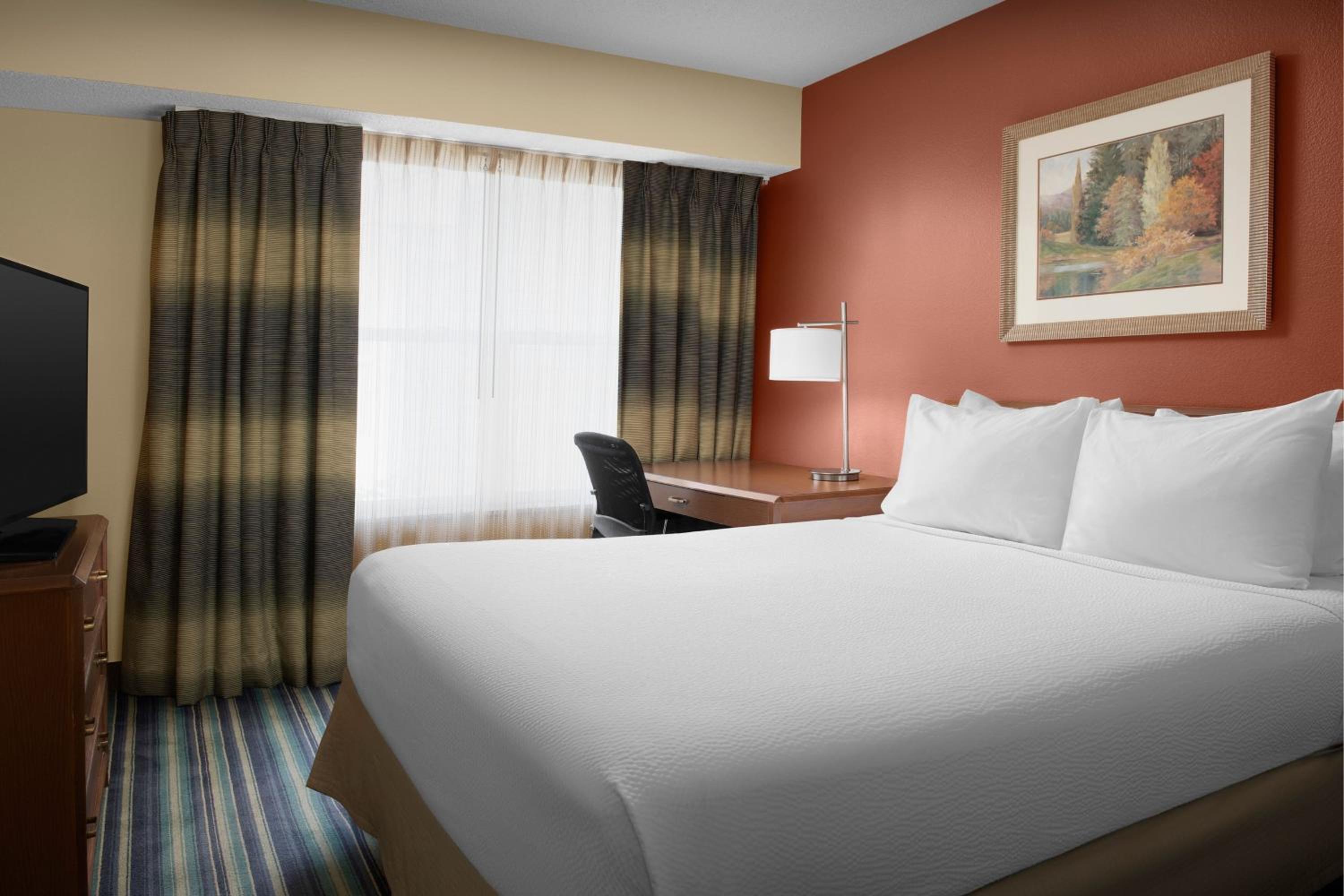 Two-Bedroom Suite - Photo 19