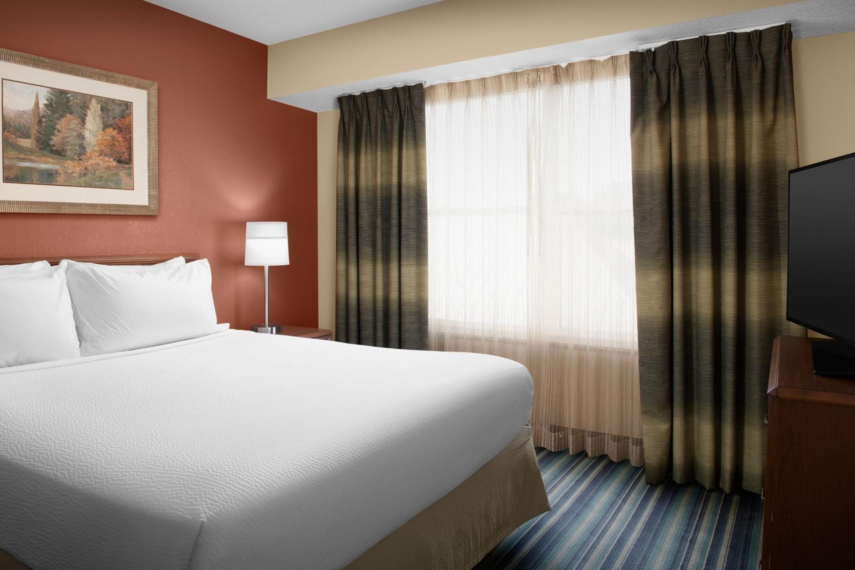 Two-Bedroom Suite - Photo 20