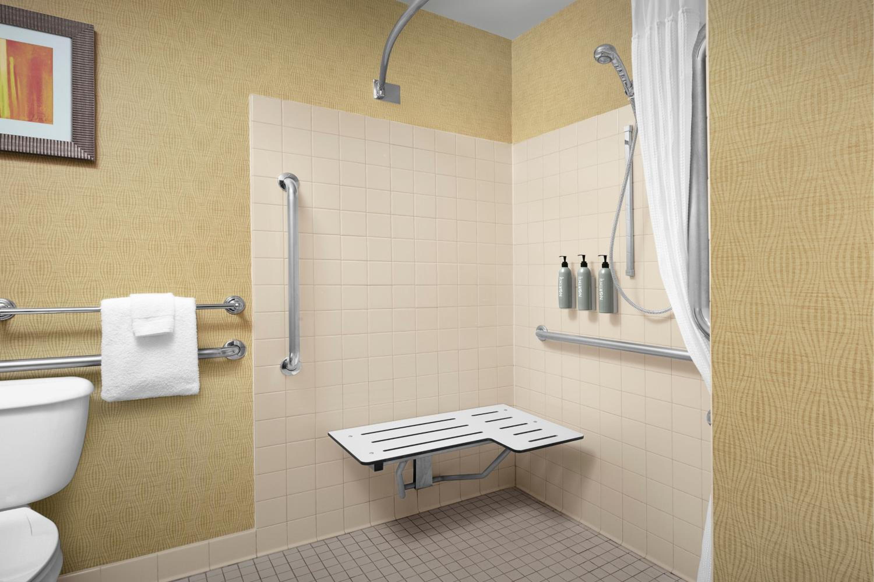Two-Bedroom Suite - Photo 5