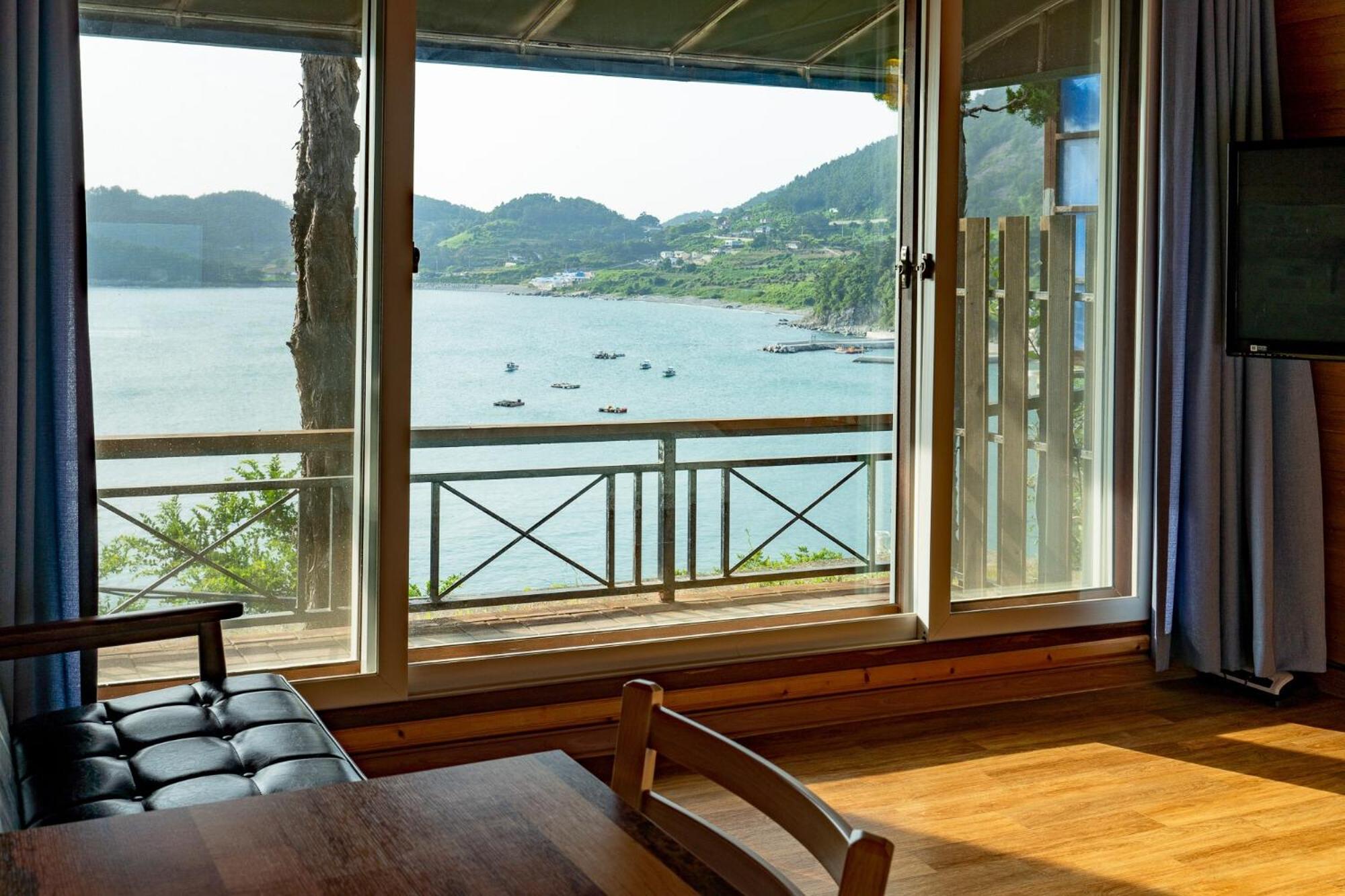 Double Room with Sea View photo 3