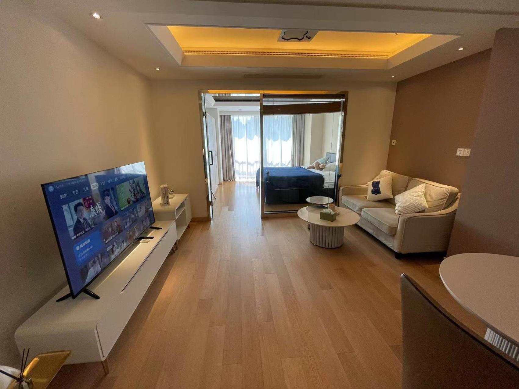Deluxe King Studio