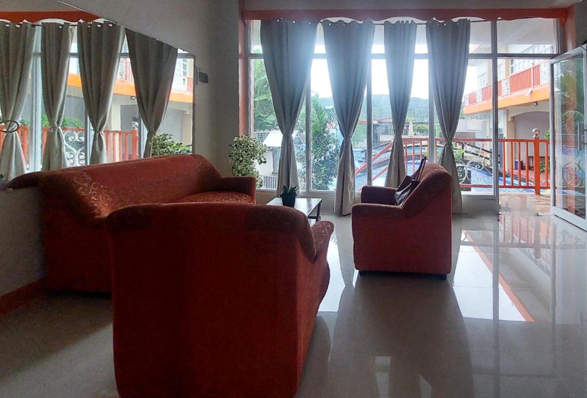 Family Room - Photo 3