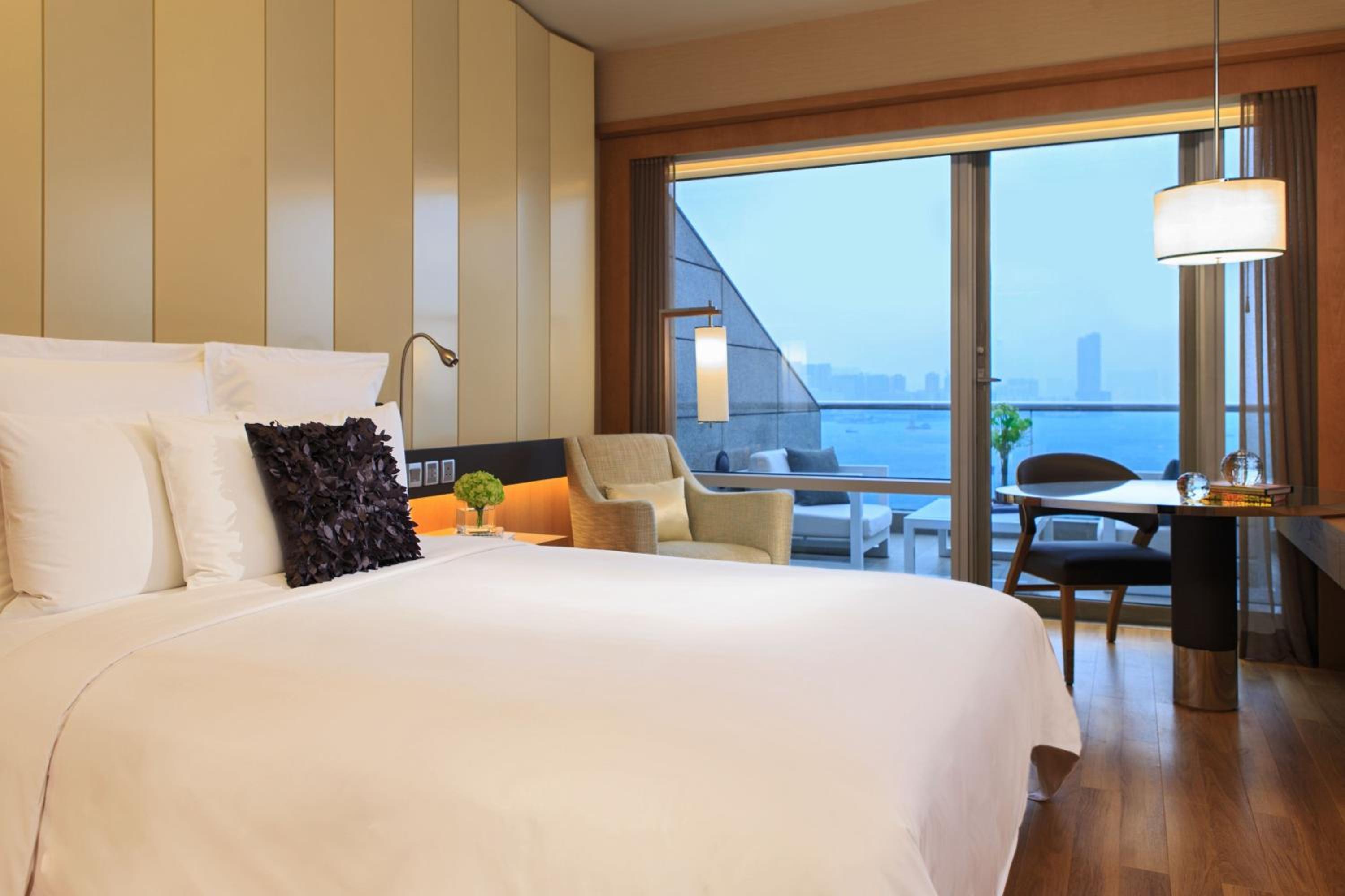Patio Harbor View Room with Balcony