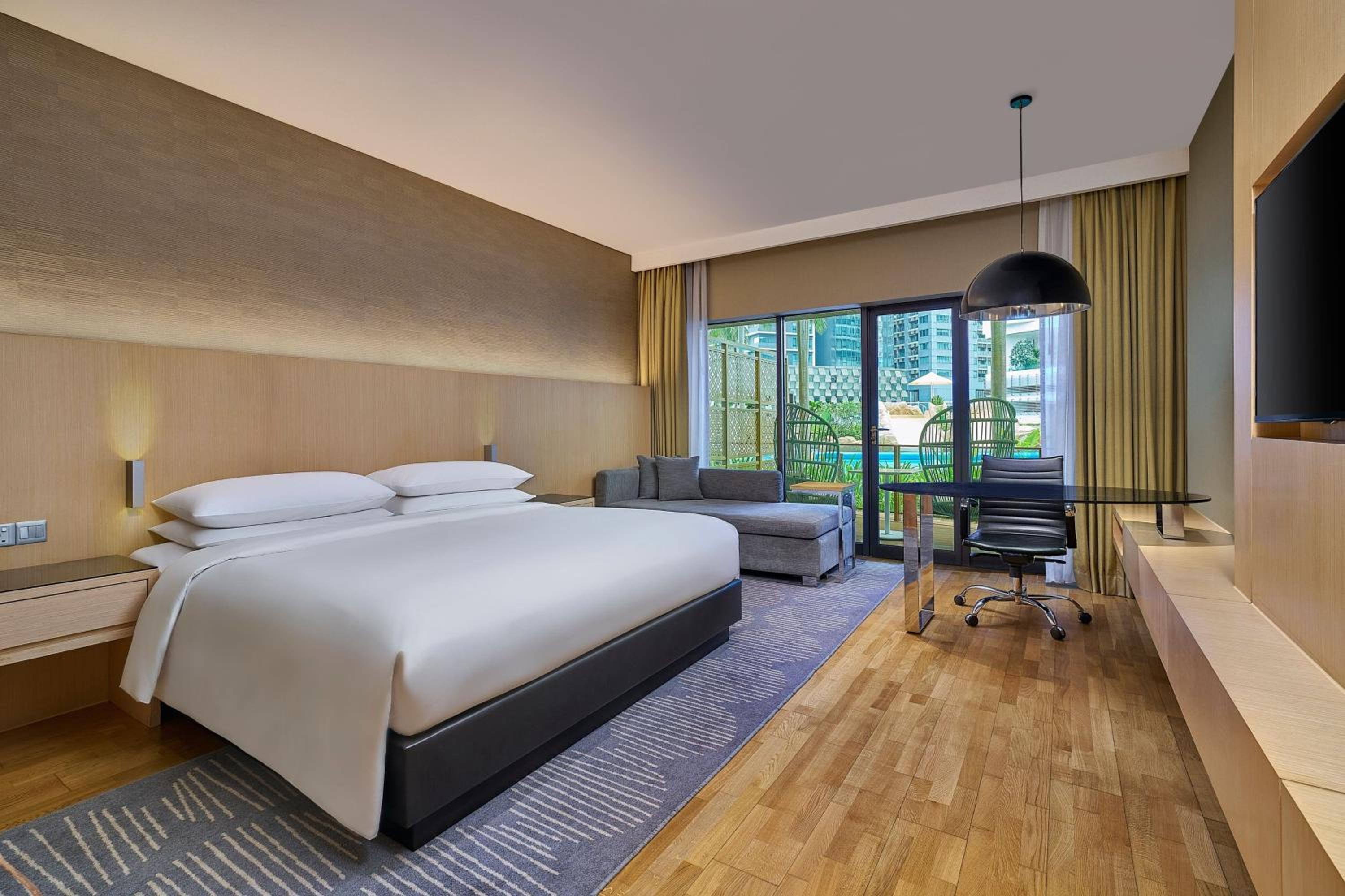 King Room with Sofa Bed and Pool View/Cabana