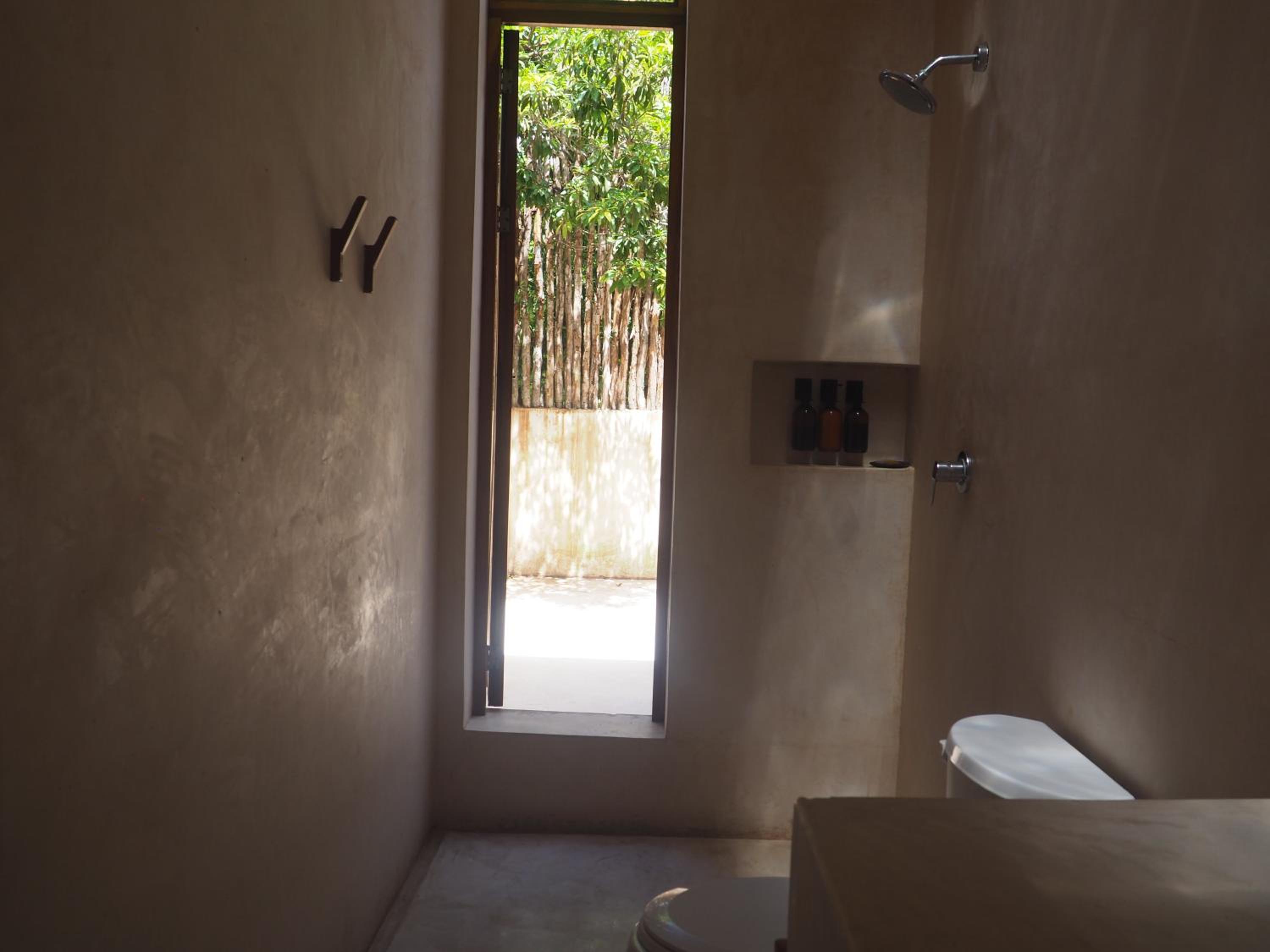 Deluxe Room - Photo 4