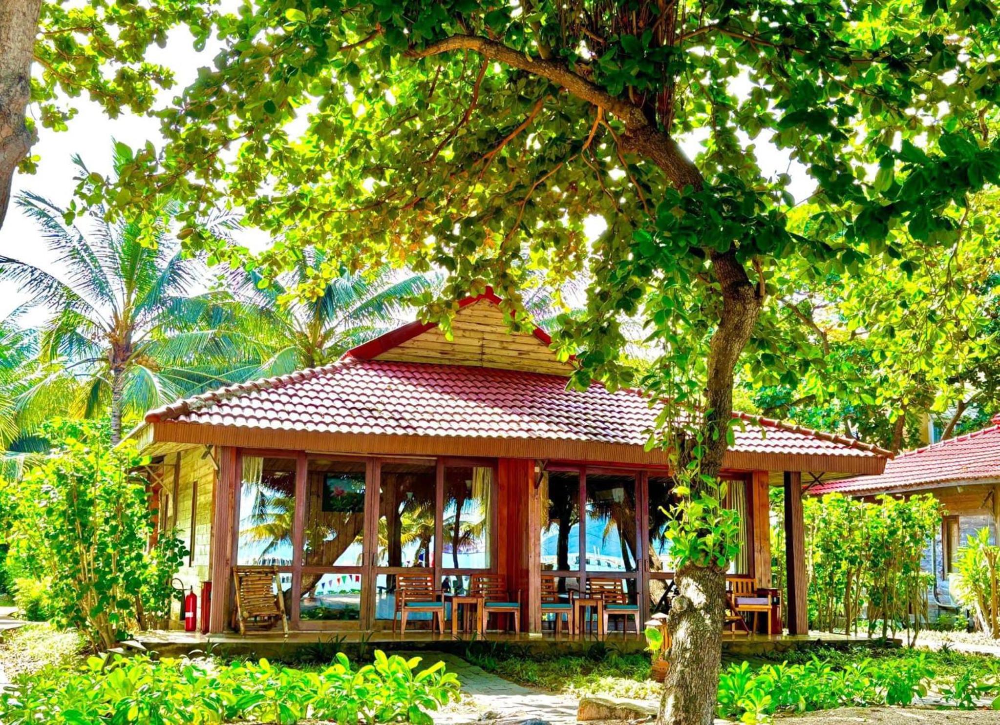 Double or Twin Room with Sea View photo 1