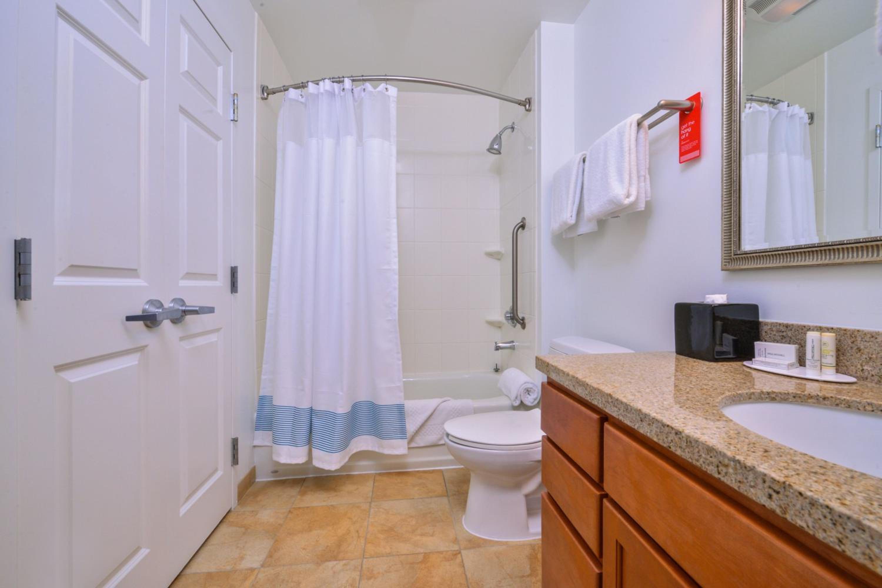 Two-Bedroom Suite - Photo 3