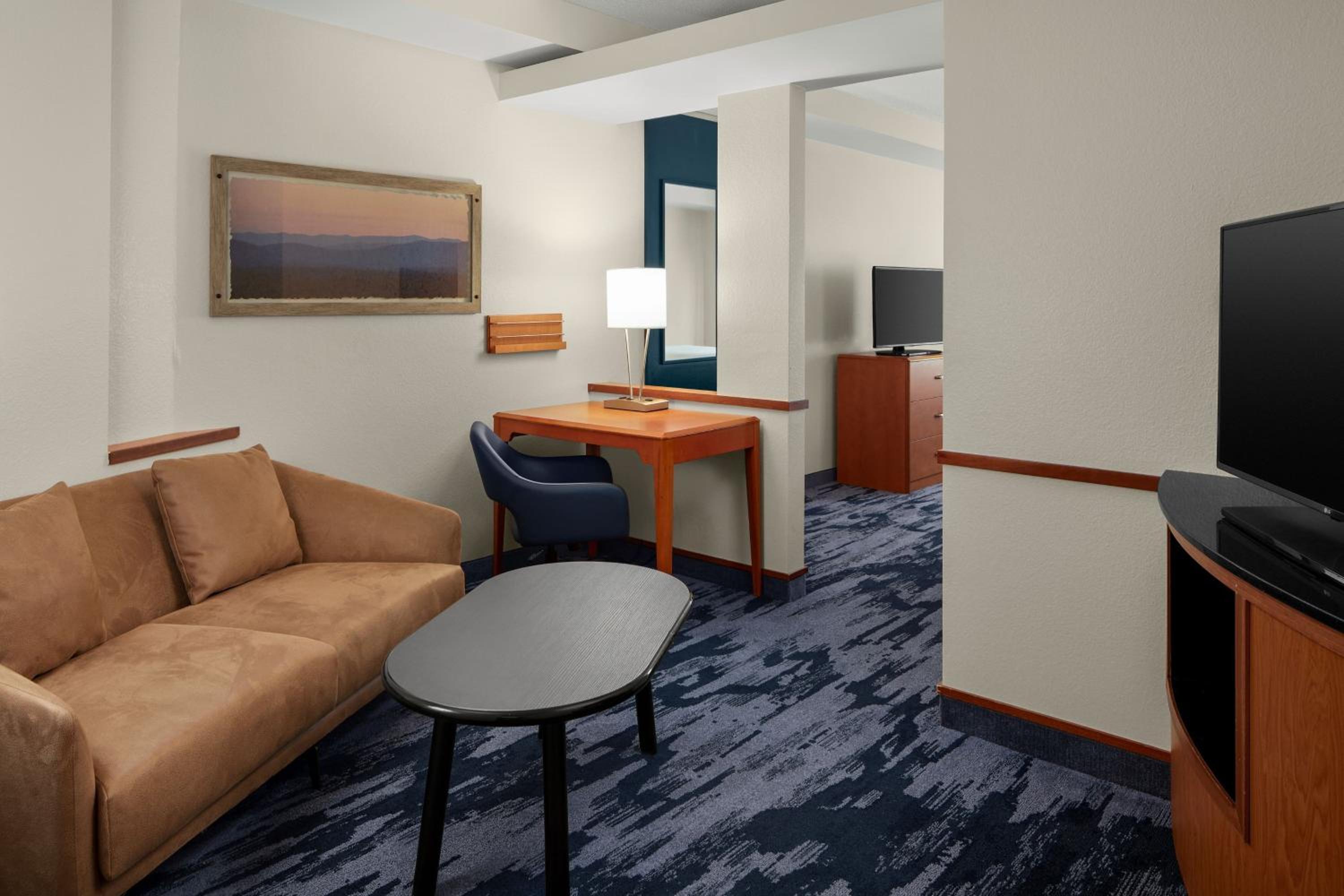Studio with Two Queen Beds and Adapted Tub - Mobility and Hearing Accessible - Photo 1