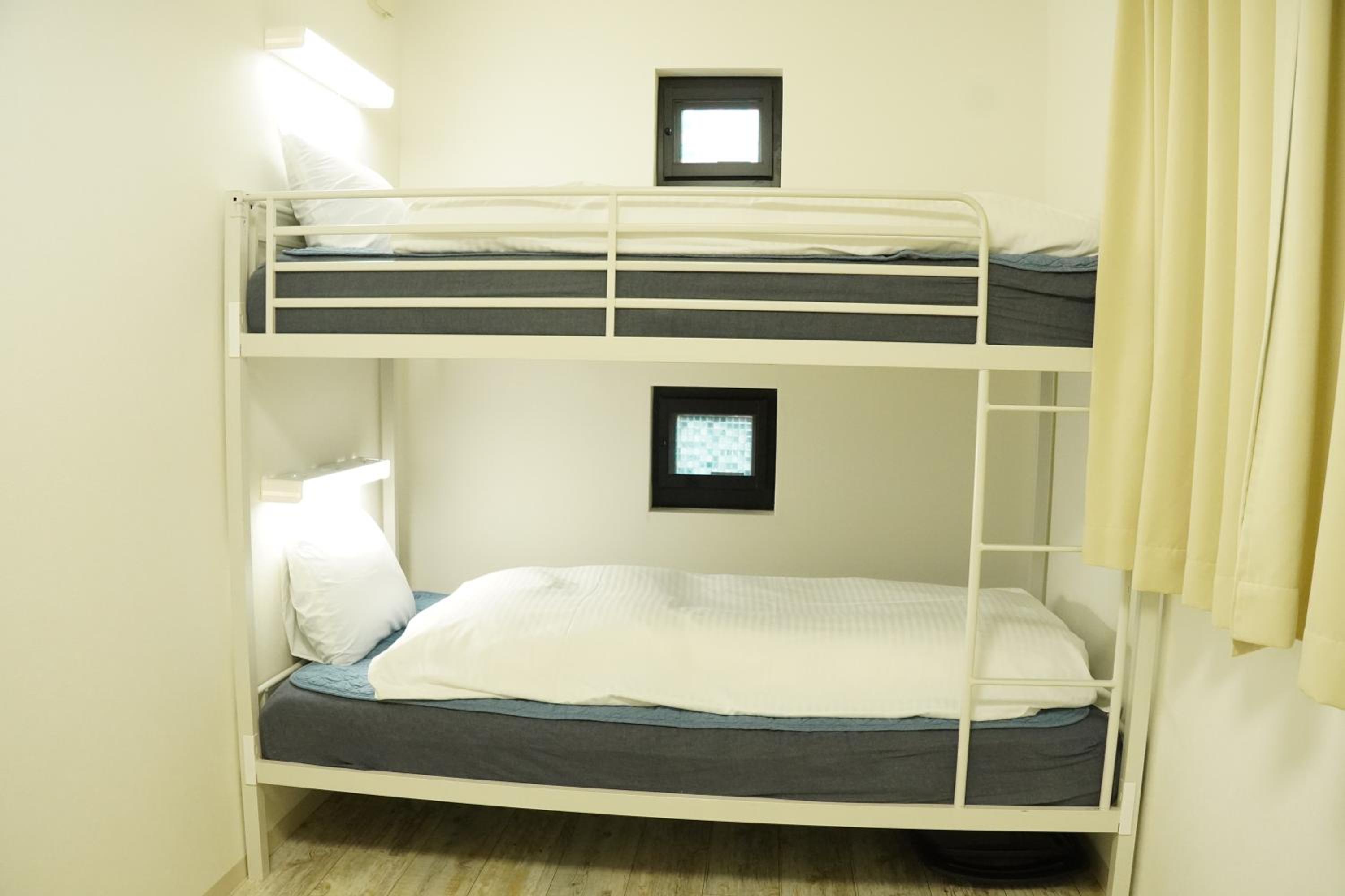 Economy Twin Room photo 1