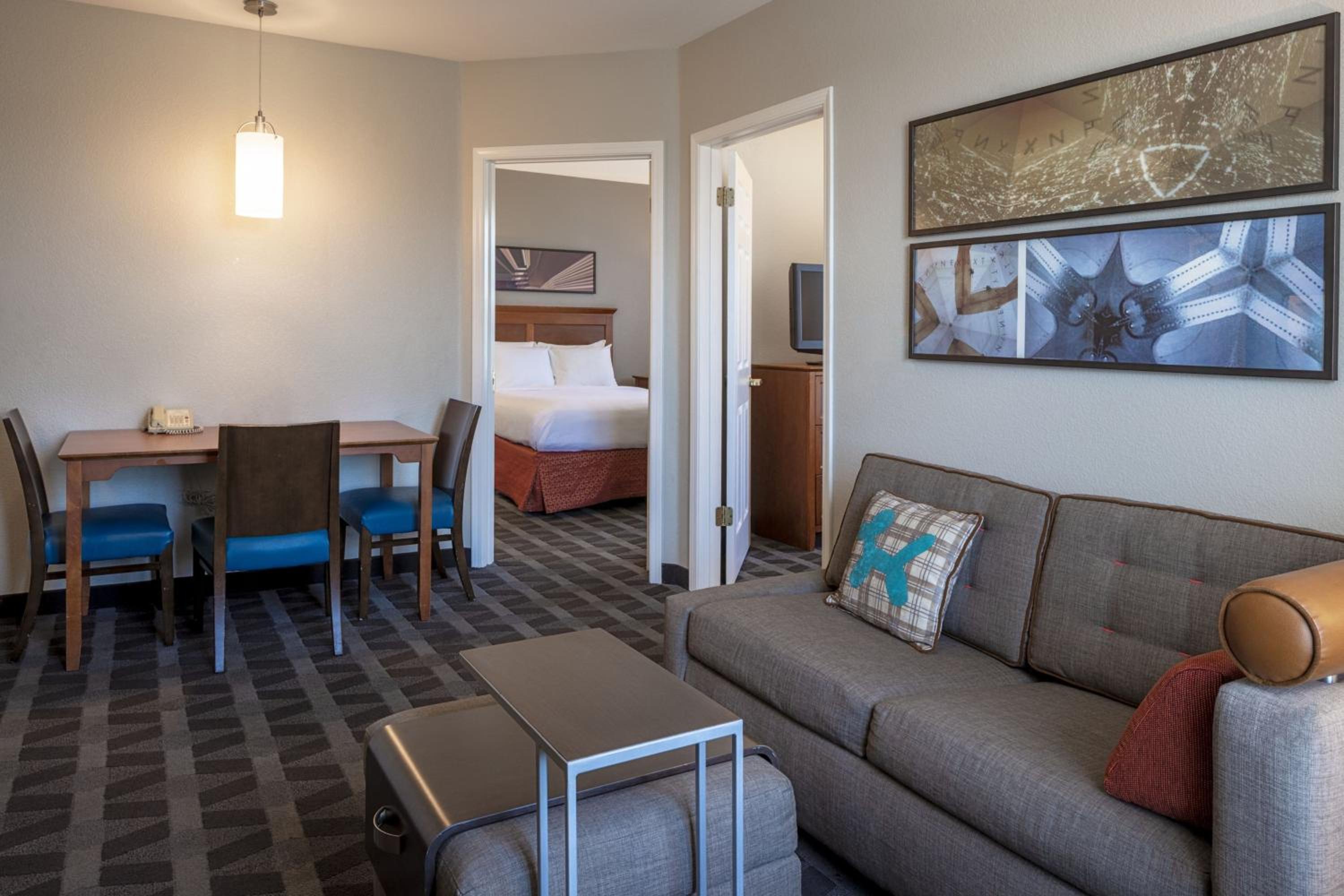 2 Bedroom Suite