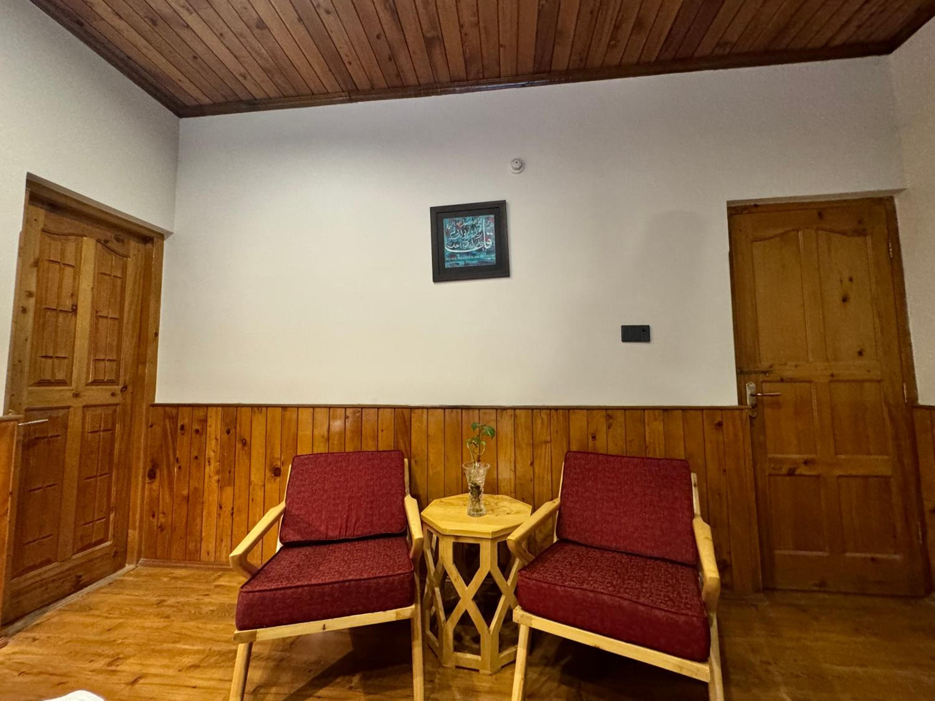 Deluxe Double Room (2 Adults + 1 Child) photo 3