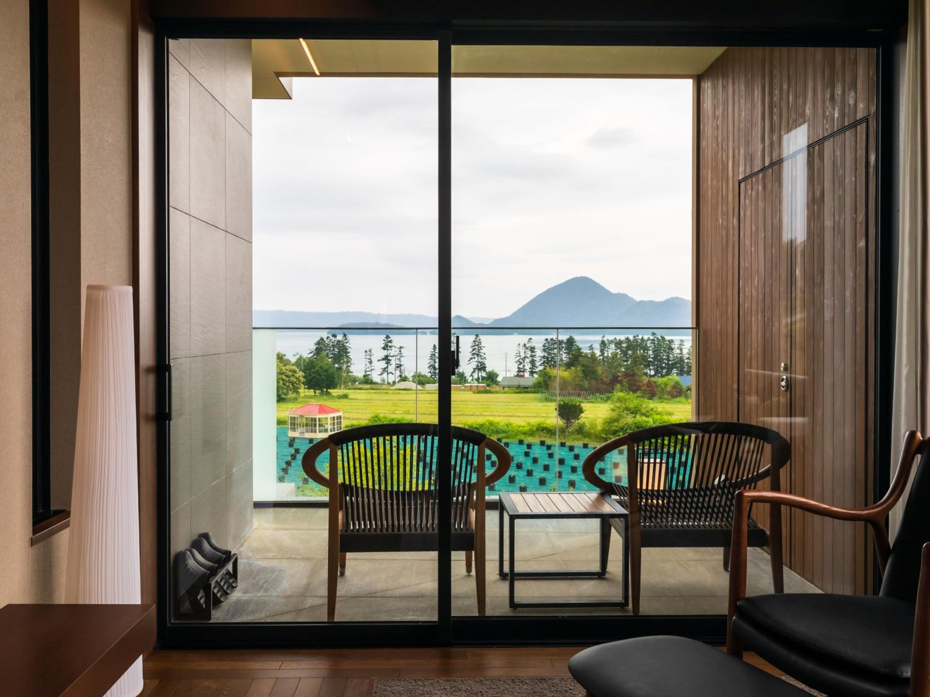 Design Deluxe Twin Room with Onsen Open Air Bath-Lake View-East Wing - Non-Smoking - Premium French Dinner & Buffet Breakfast - Photo 14