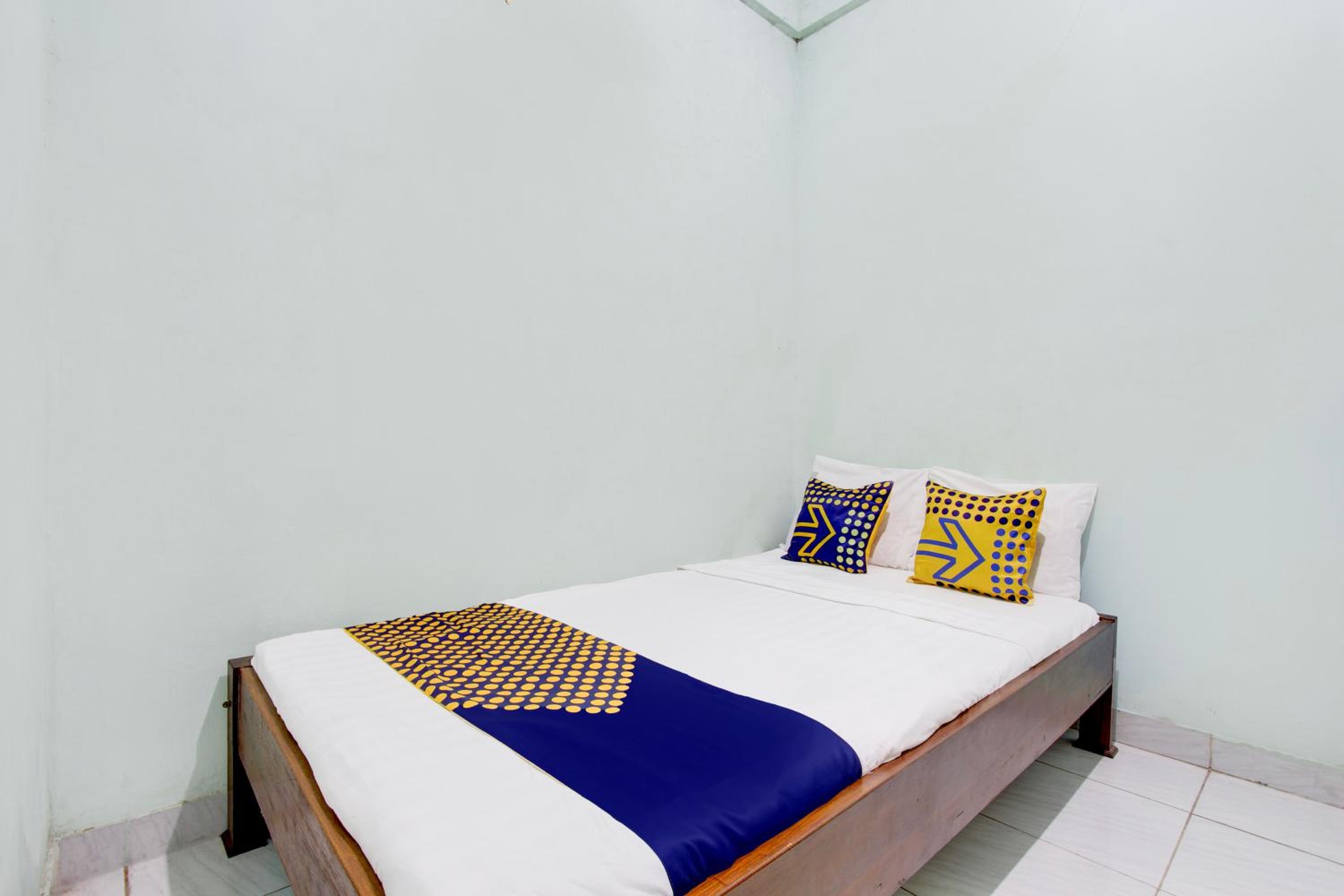 Budget Double Room photo 1
