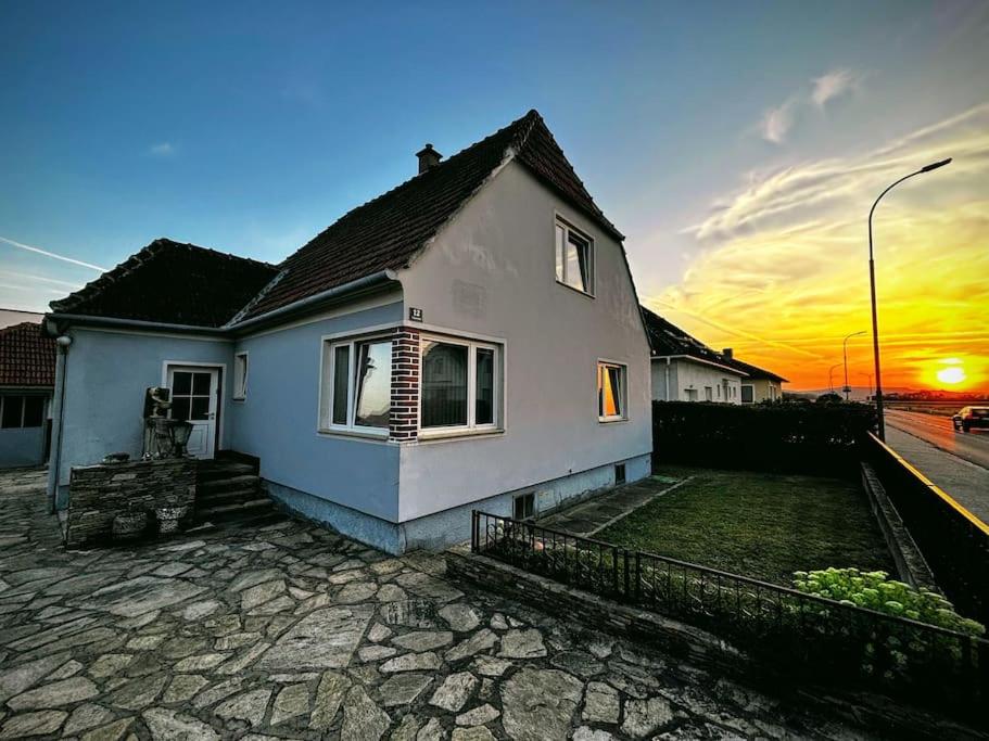 Three-Bedroom House photo 2