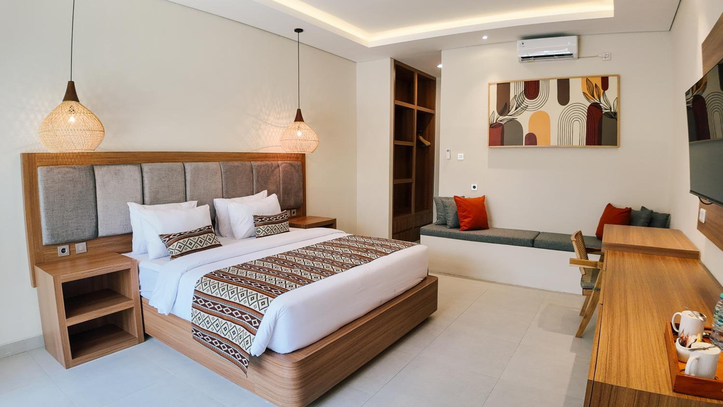 Suite with Free Welcome Snack, Minibar and Coffee Capsule Machine - Photo 1