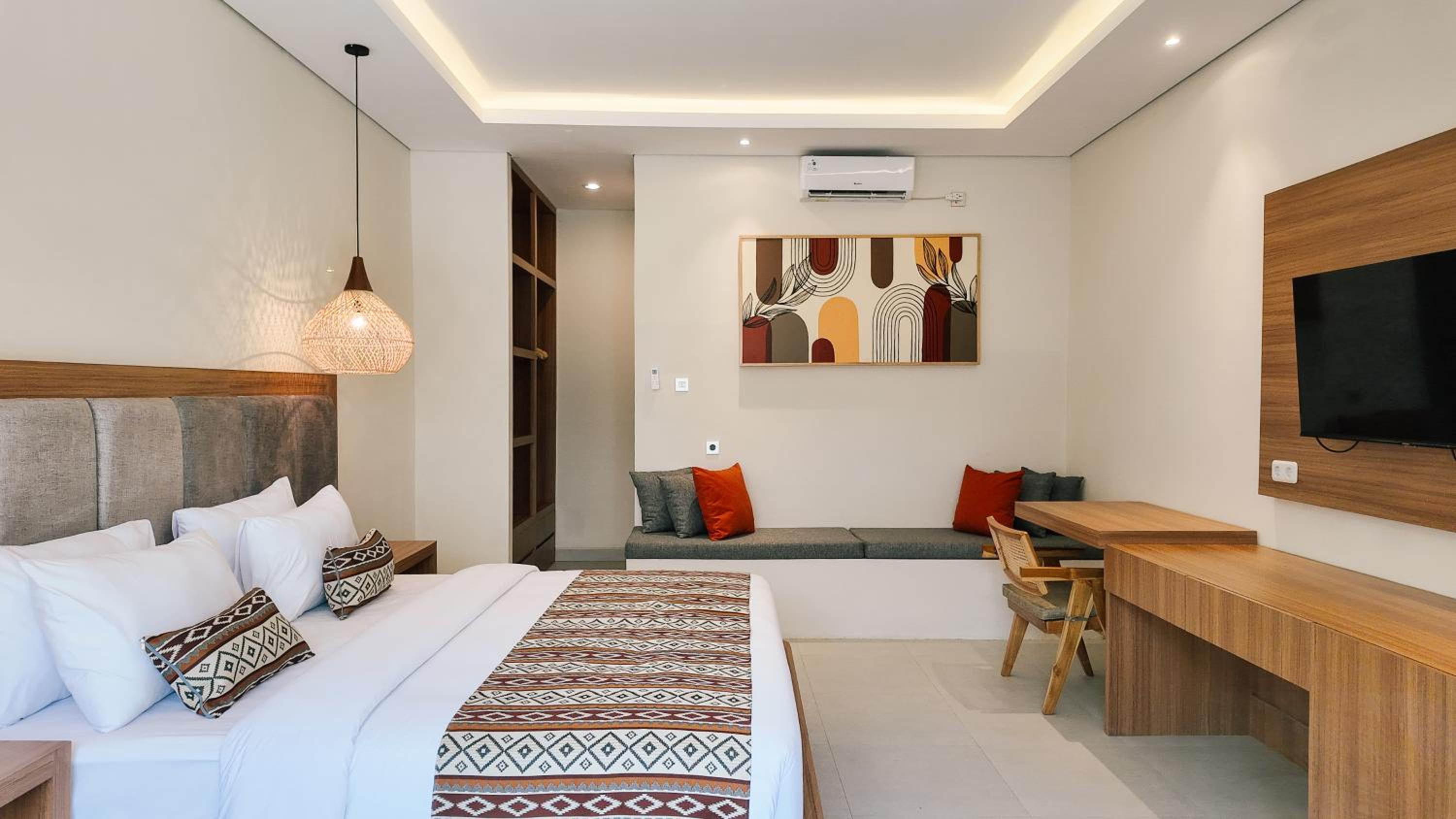 Suite with Free Welcome Snack, Minibar and Coffee Capsule Machine - Photo 2