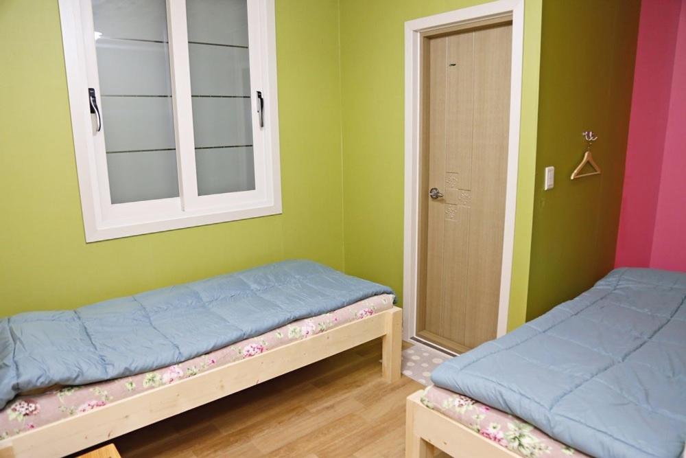 Twin Room - Photo 1