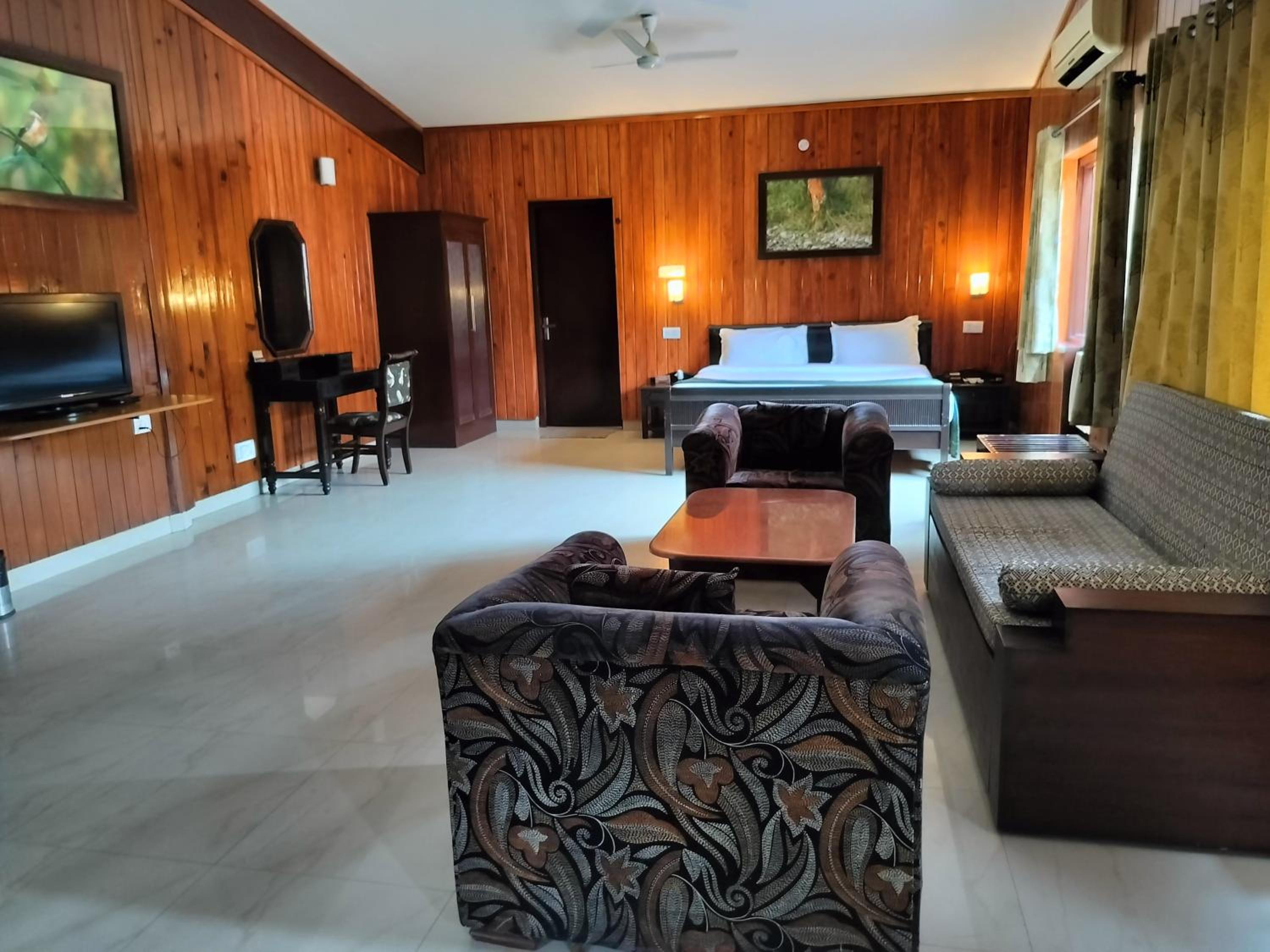 Deluxe Family Suite photo 3