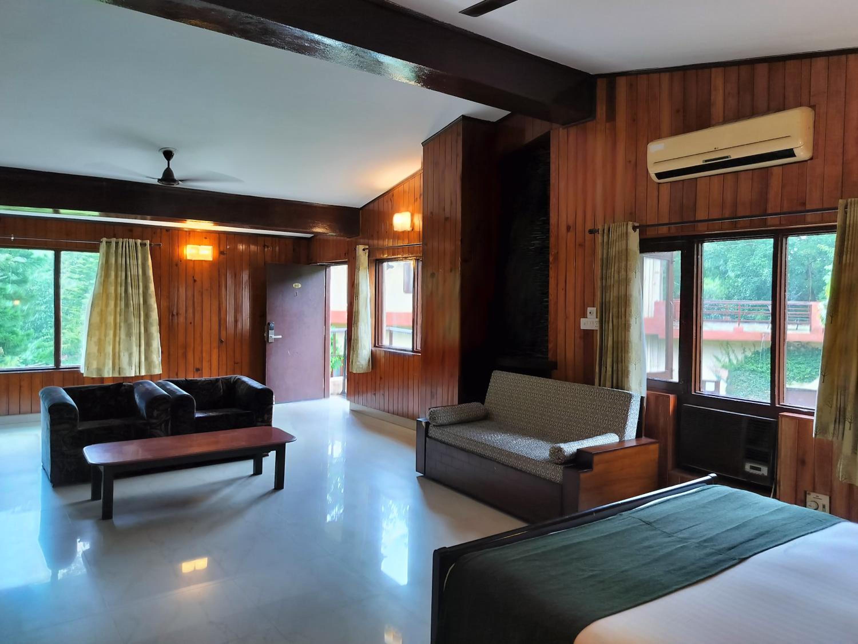 Deluxe Family Suite photo 2