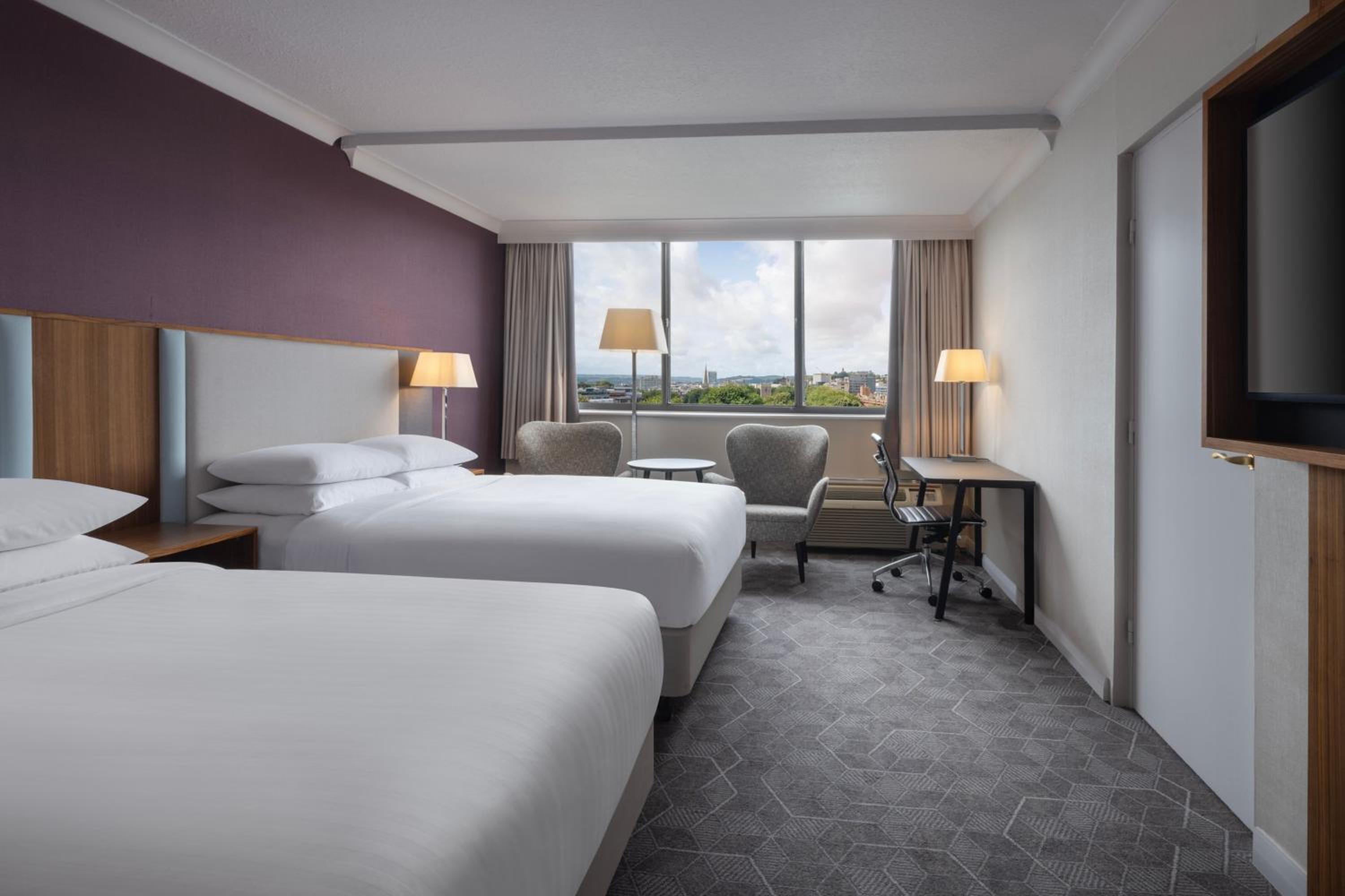 Renovated Double Room with Two Double Beds and Castle Park View - Photo 1