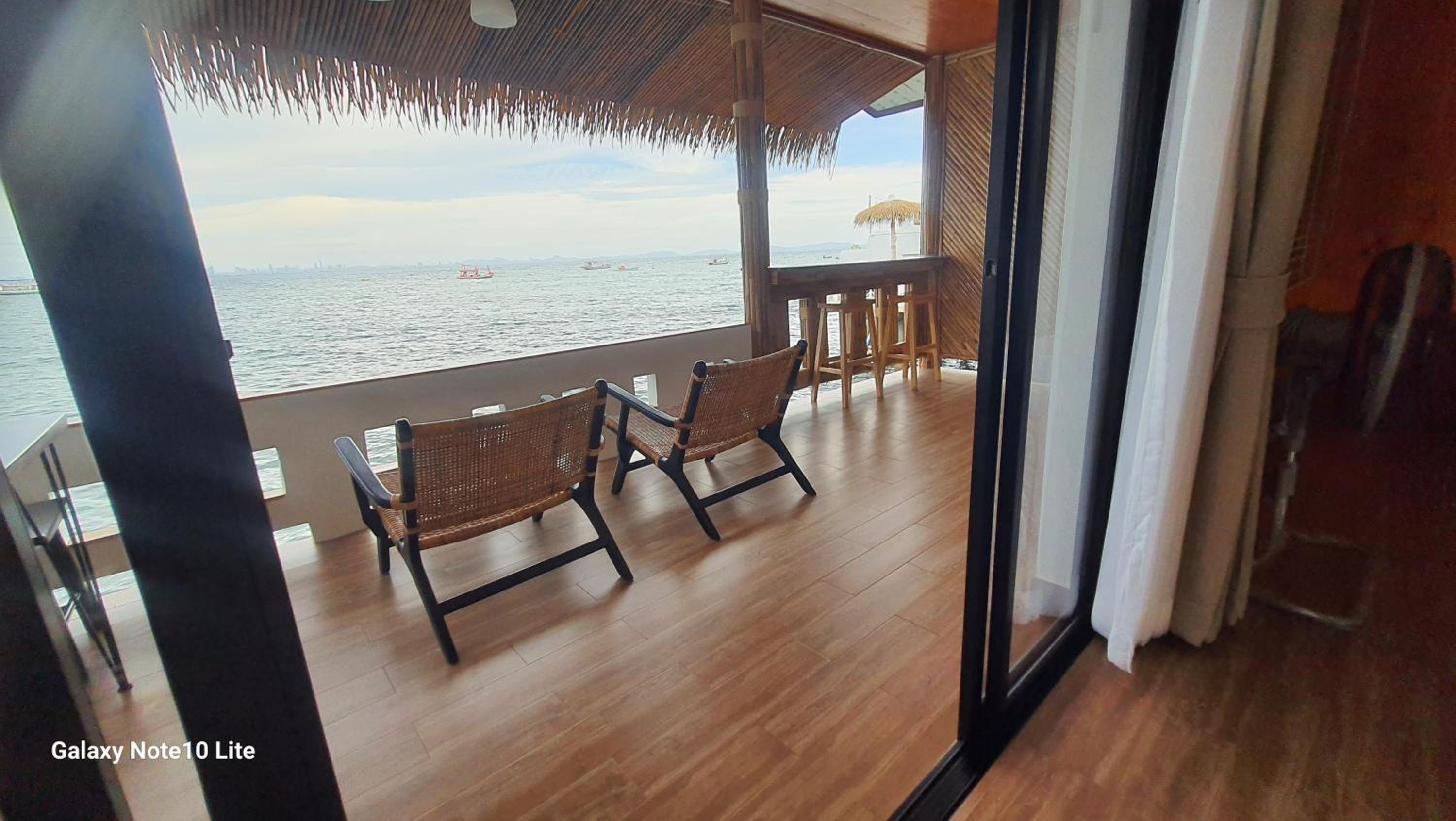 Quadruple Room with Sea View - Photo 13