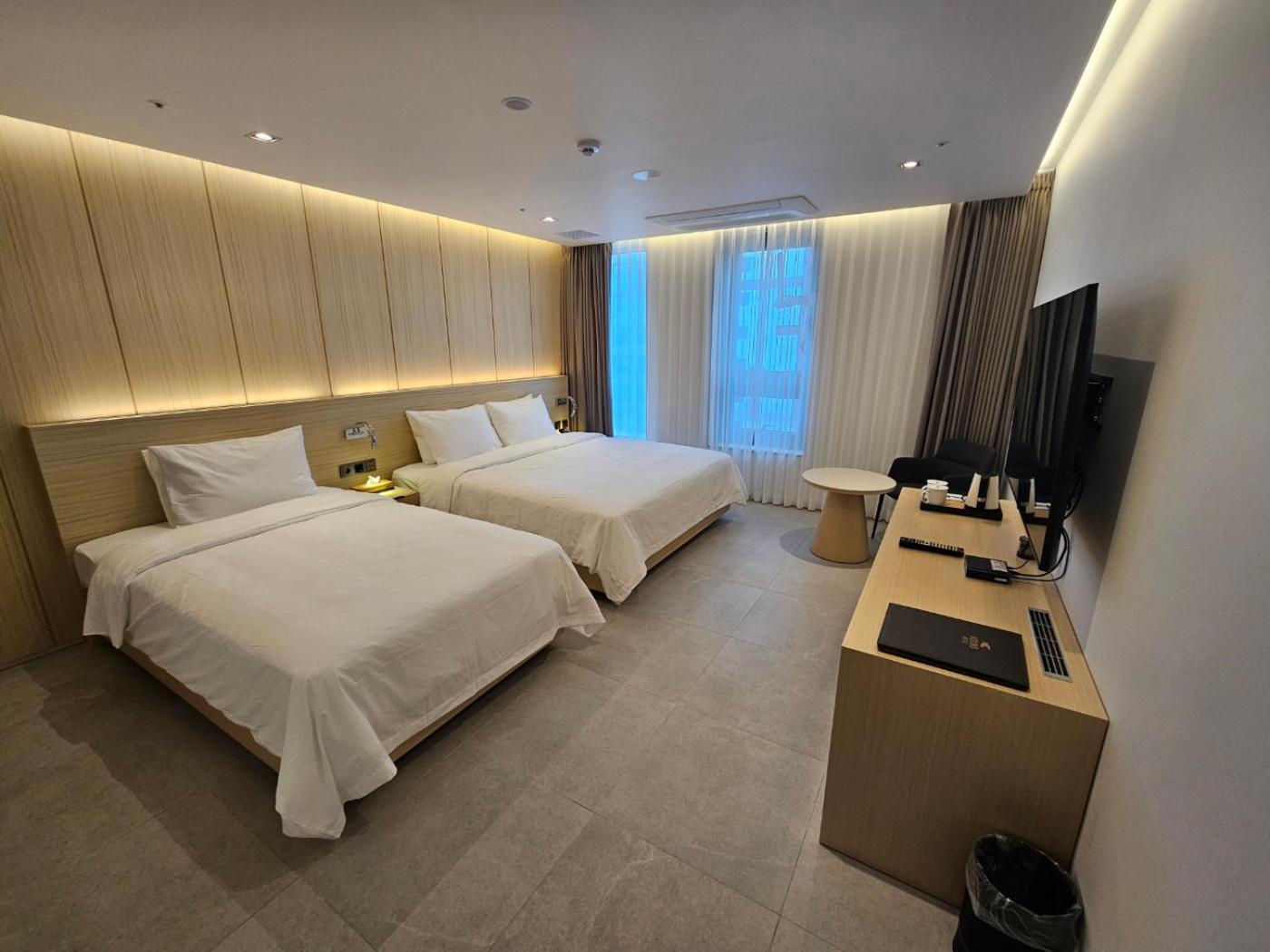 Deluxe Twin Room - Photo 4