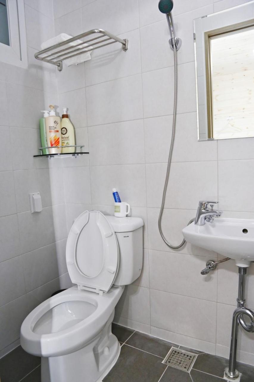 Twin Room - Photo 5