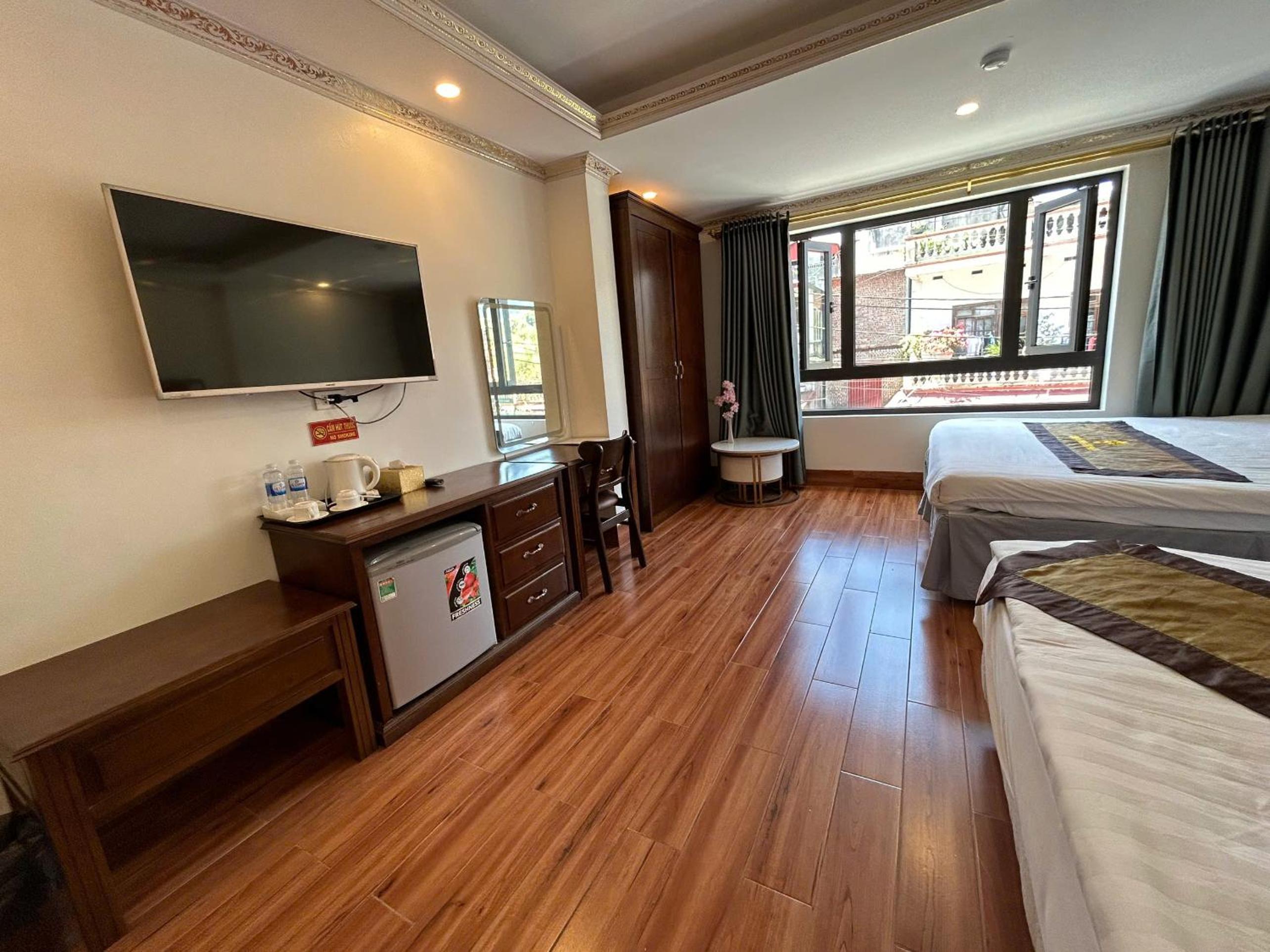 Deluxe Queen Room With Two Queen Beds
