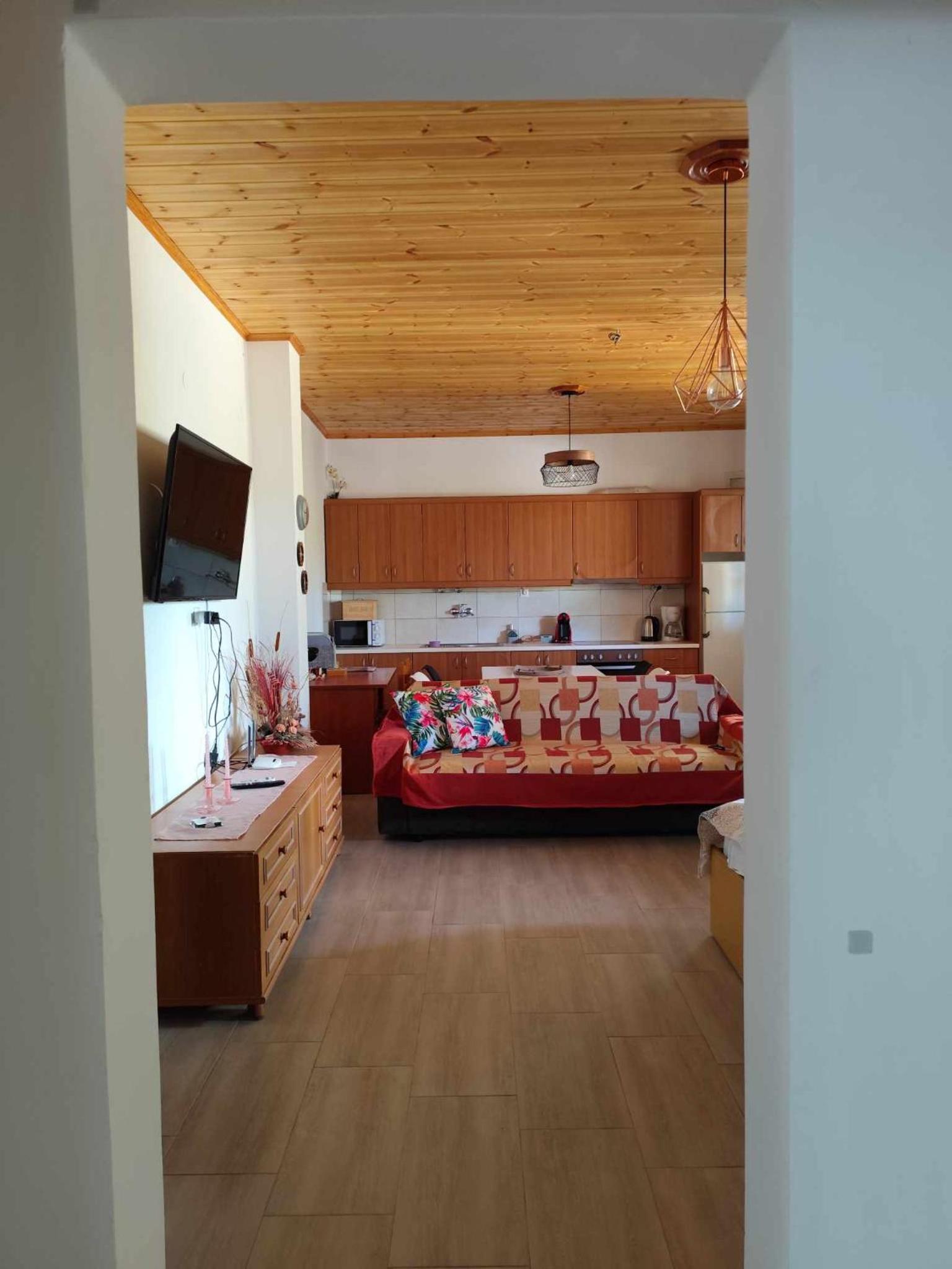 One-Bedroom Apartment - Photo 3
