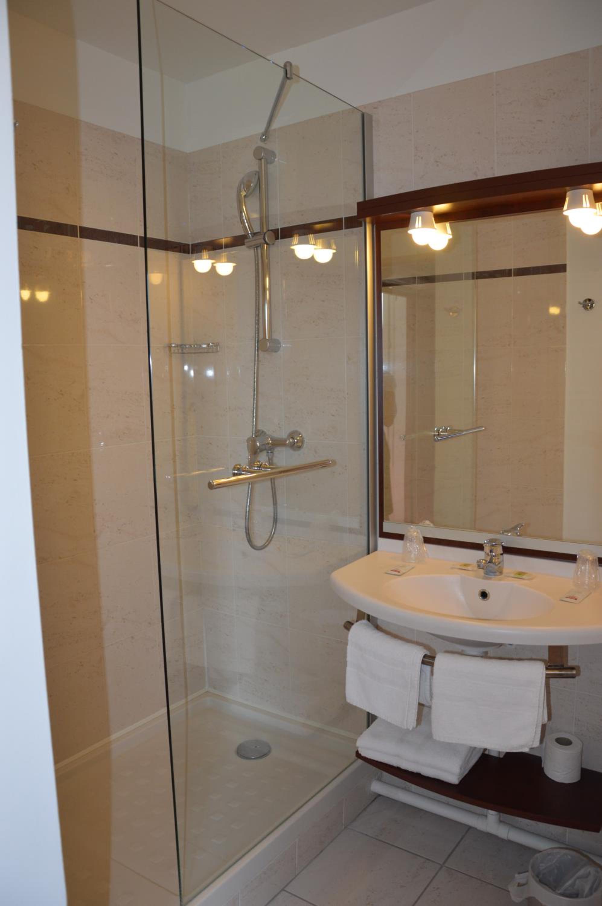 Superior Twin Room with Garden View photo 3