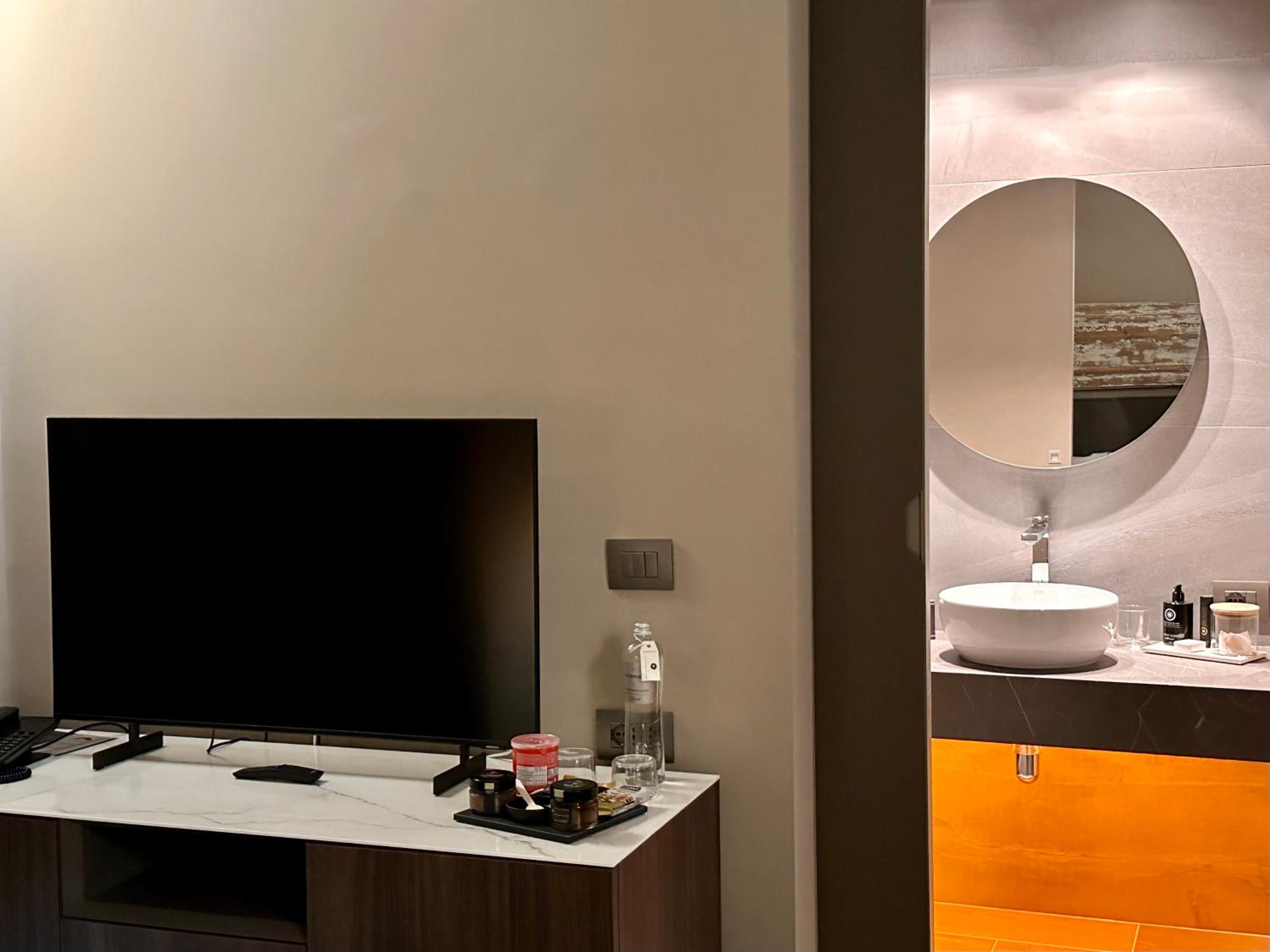 Deluxe Room - Photo 2
