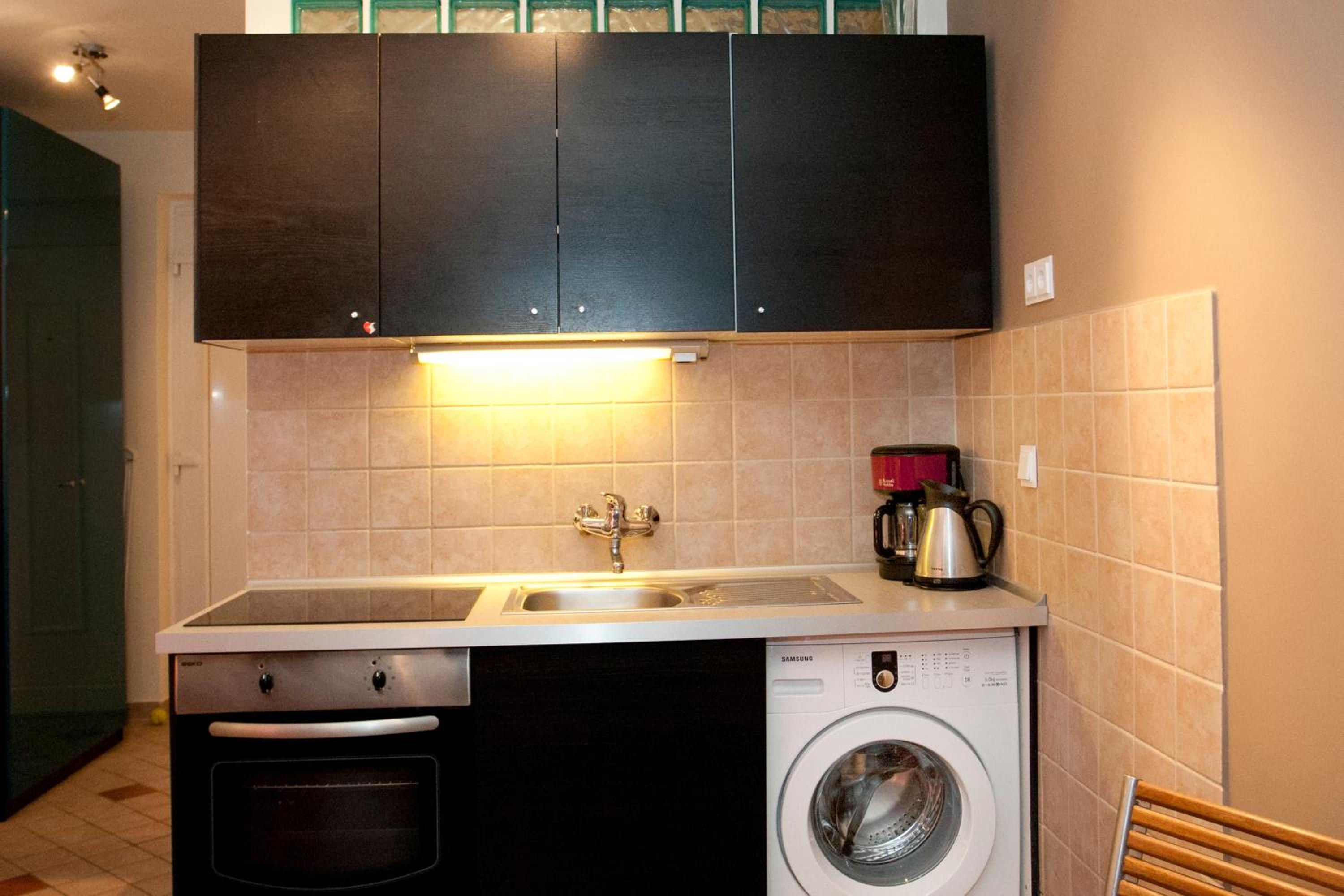 Studio Apartment - Photo 15