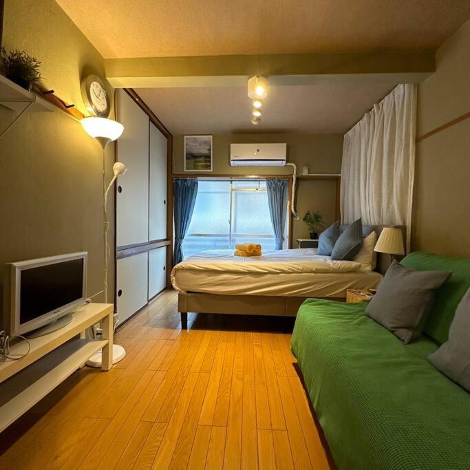 One-Bedroom Apartment photo 1