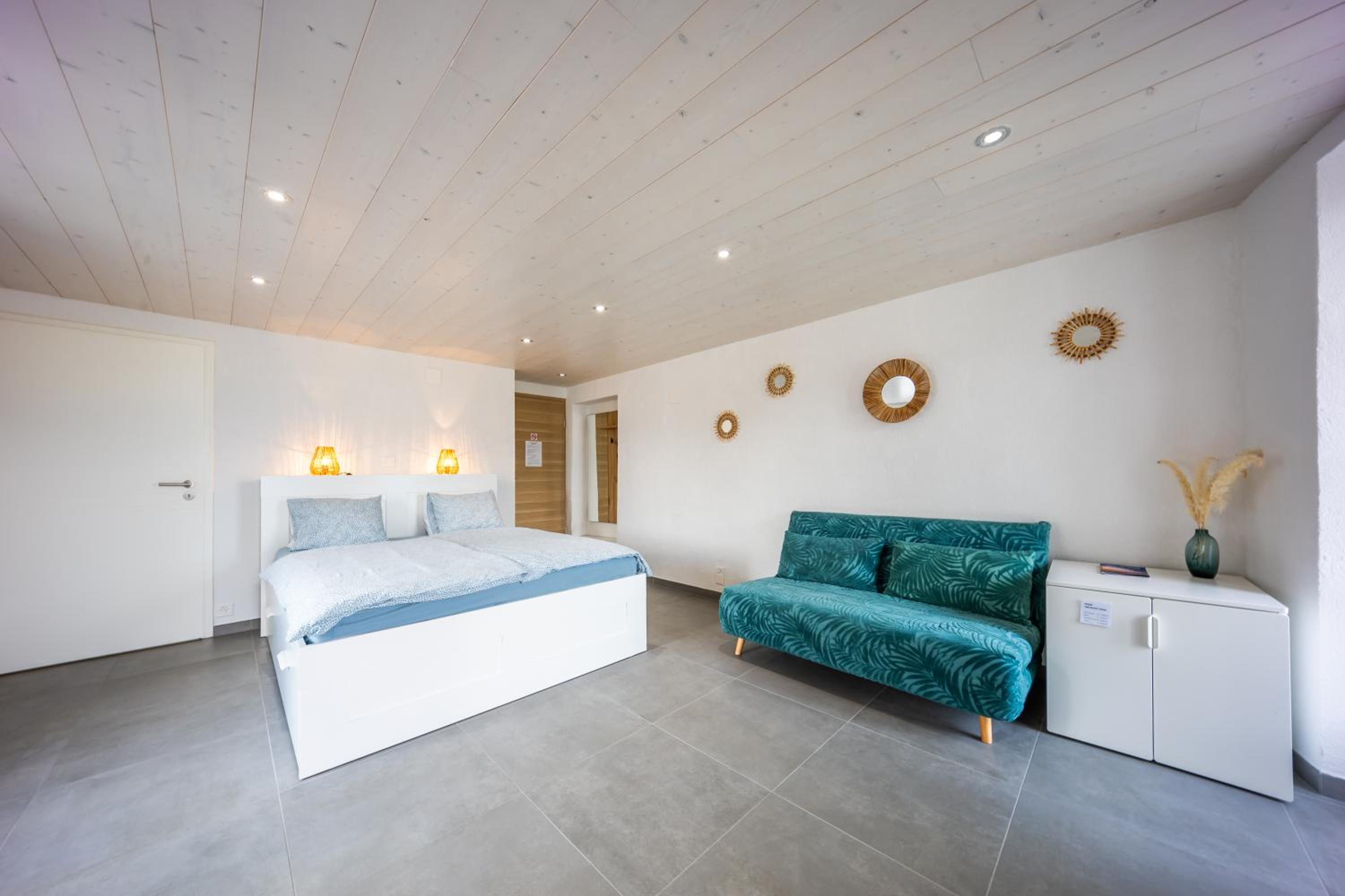 Deluxe Double Room with Balcony - Photo 2